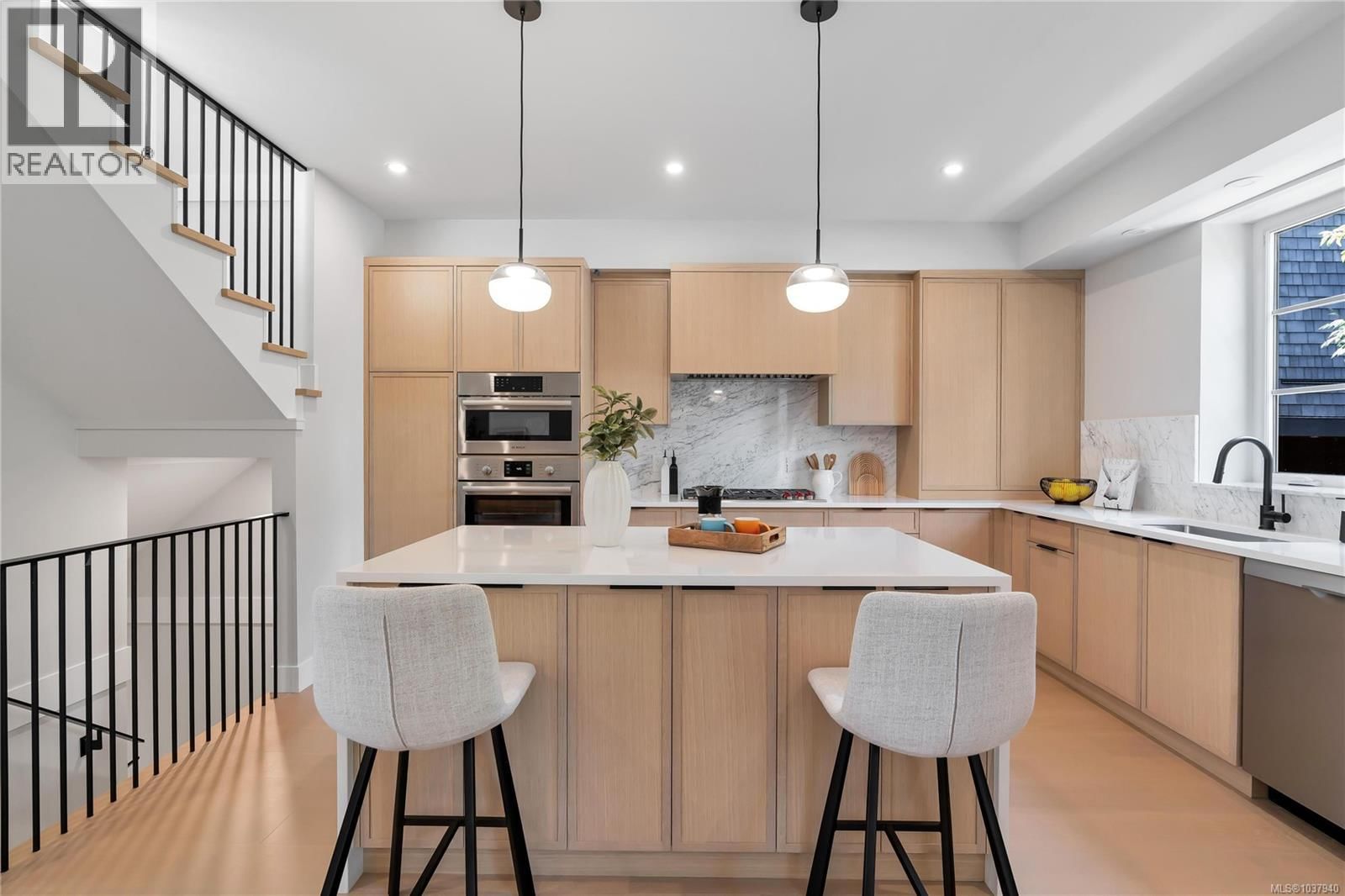 5 2590 Penrhyn Street property photo