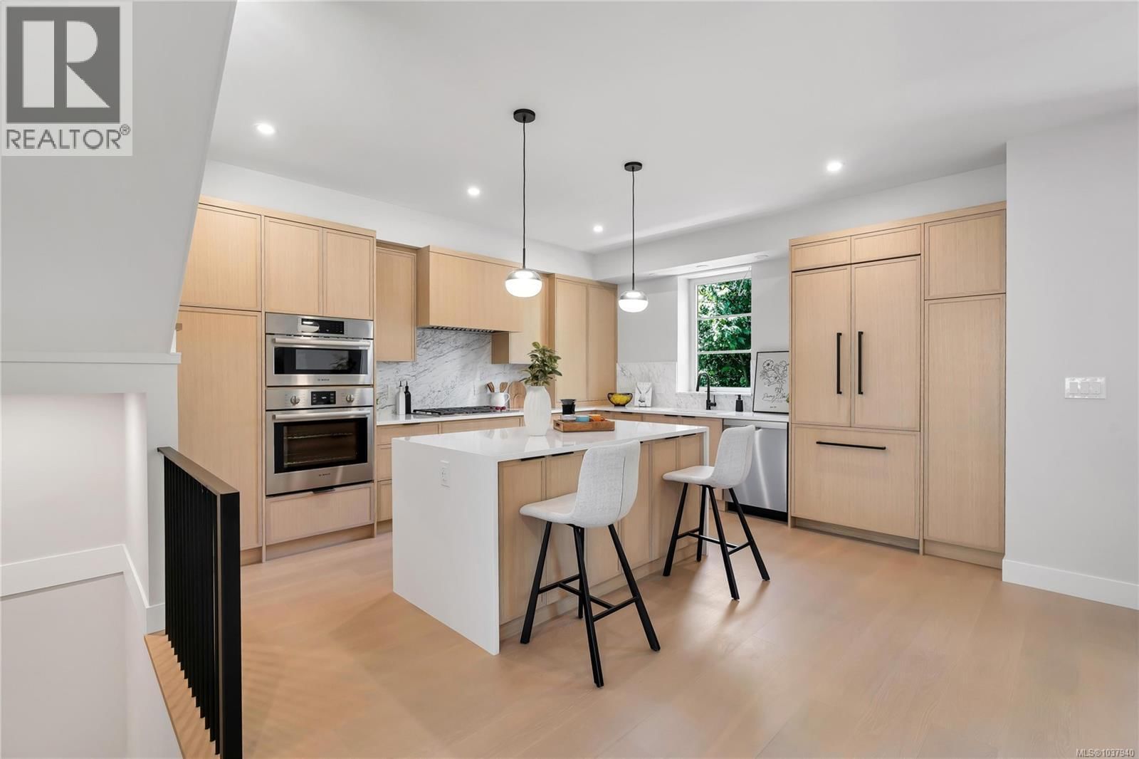 5 2590 Penrhyn Street property photo