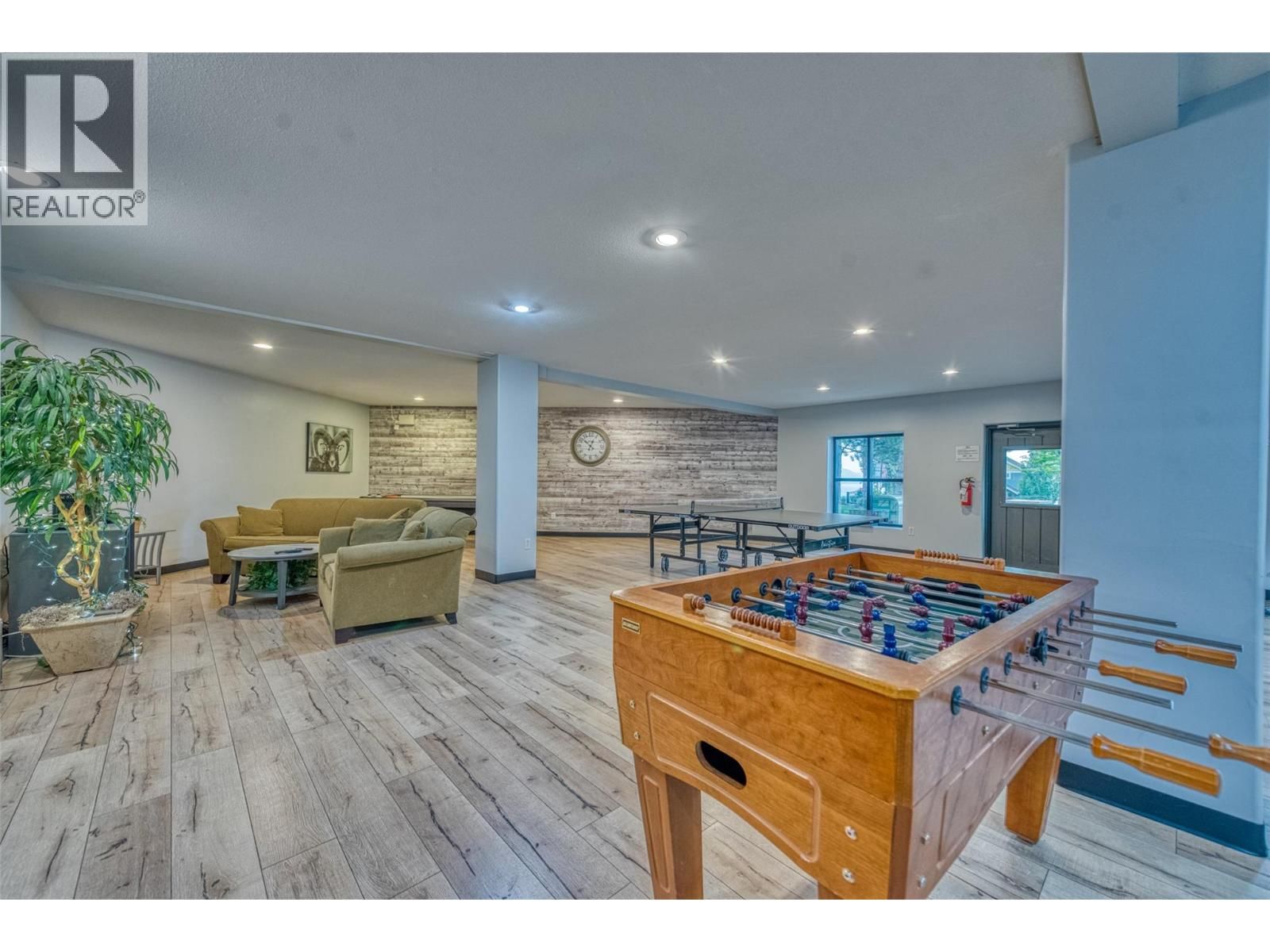 6904 BARCELONA DRIVE Image 53