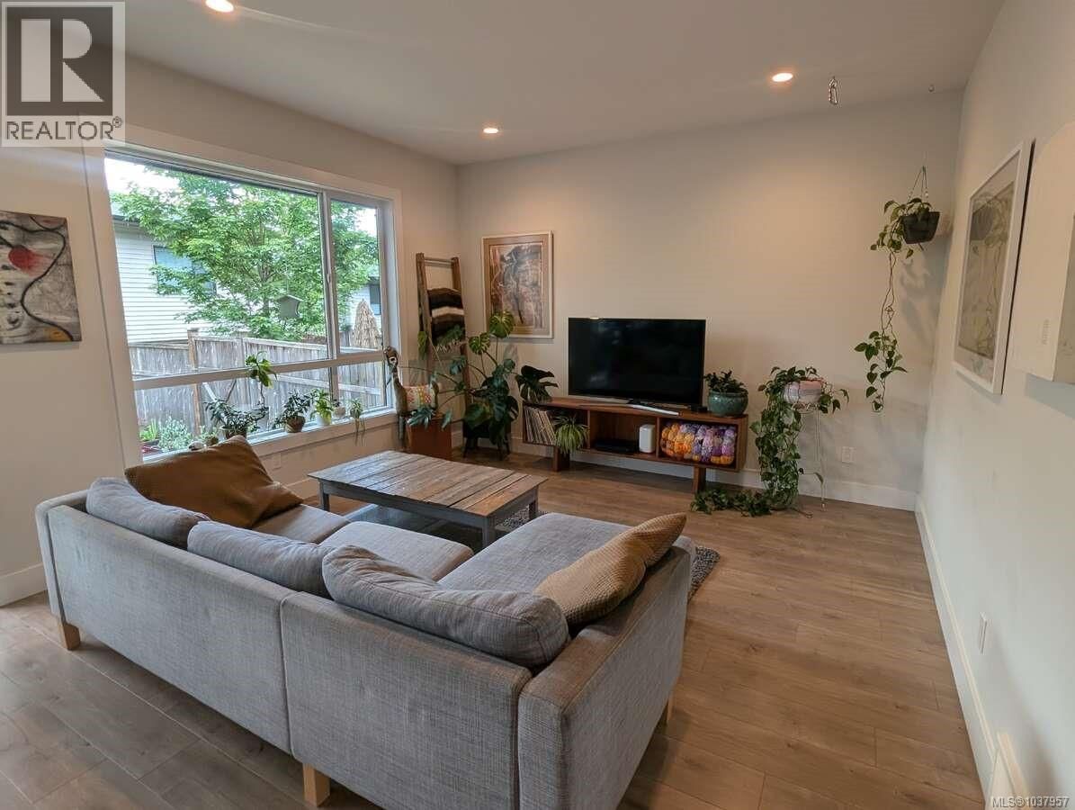 38 2607 Kendal Avenue property photo