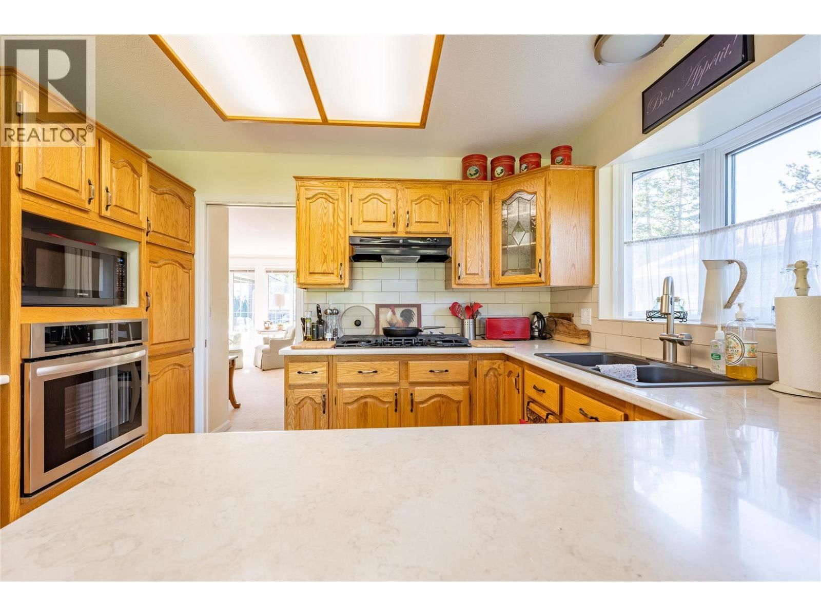 2220 OKANAGAN STREET Image 16