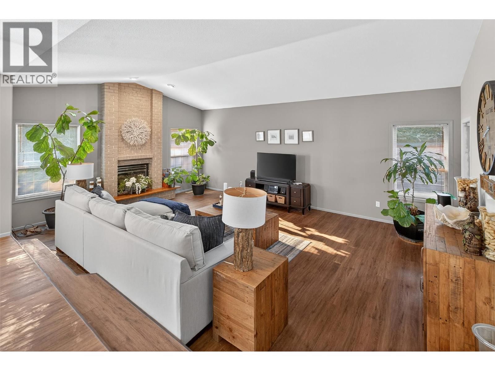 407 - 2330 BUTT ROAD Image 10