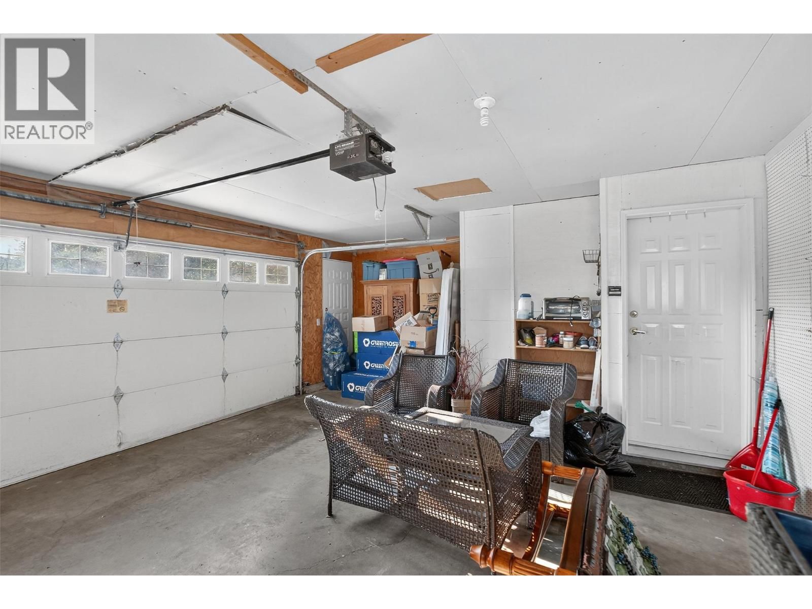 407 - 2330 BUTT ROAD Image 37