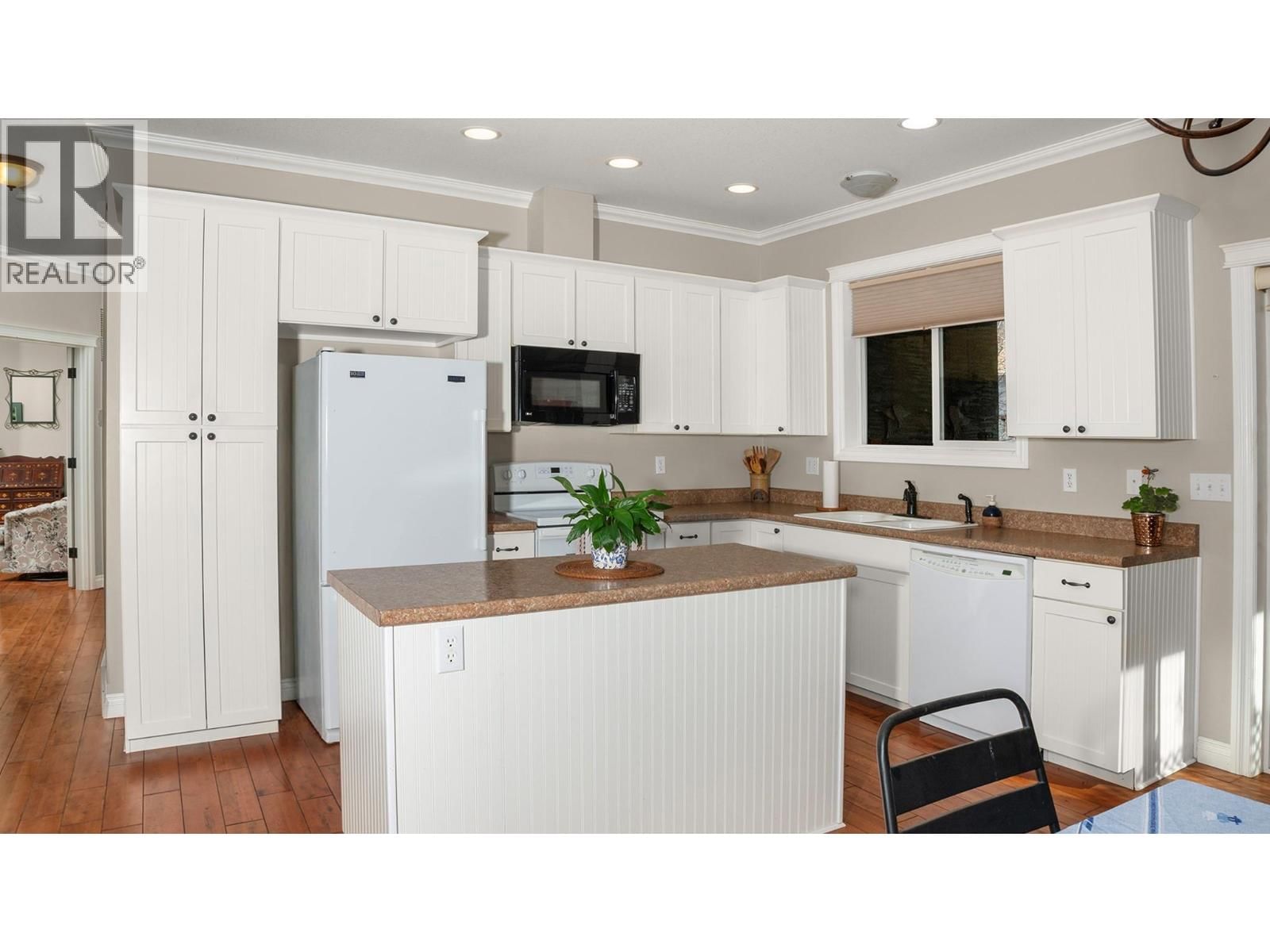 16 - 420 20TH AVENUE NORTH Image 7