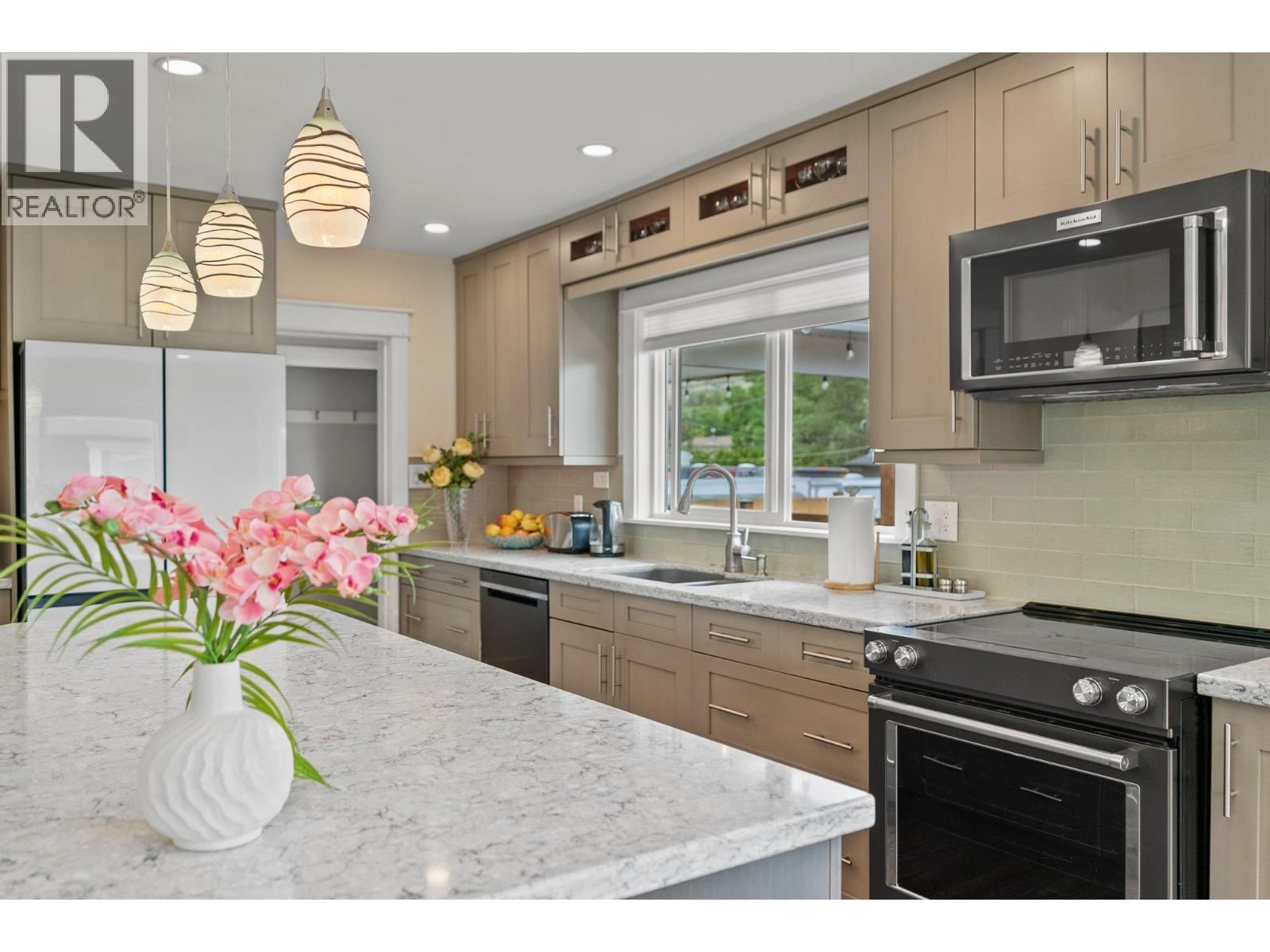 845 RICHTER STREET Image 4