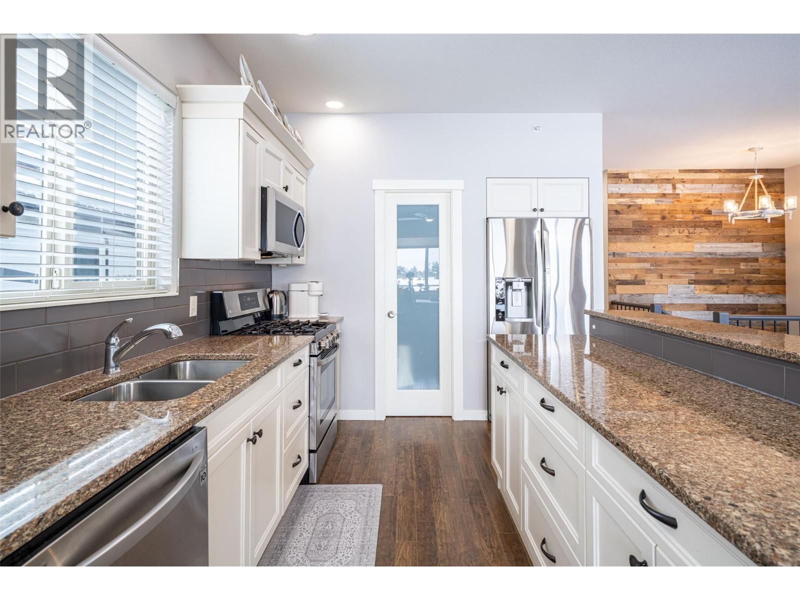 27 - 2444 YORK AVENUE Image 11