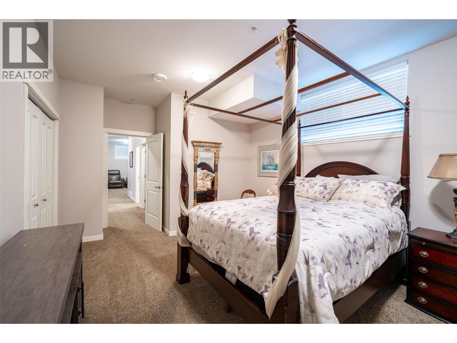 27 - 2444 YORK AVENUE Image 63