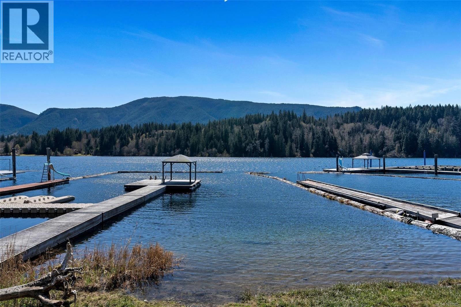 8624 North Shore Road property photo