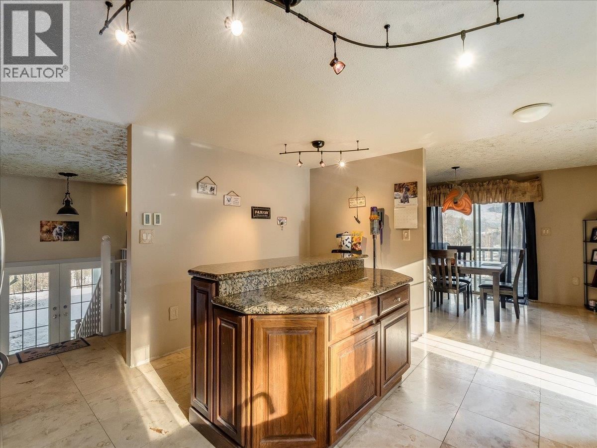 1076 COLUMBIA GARDENS ROAD Image 13