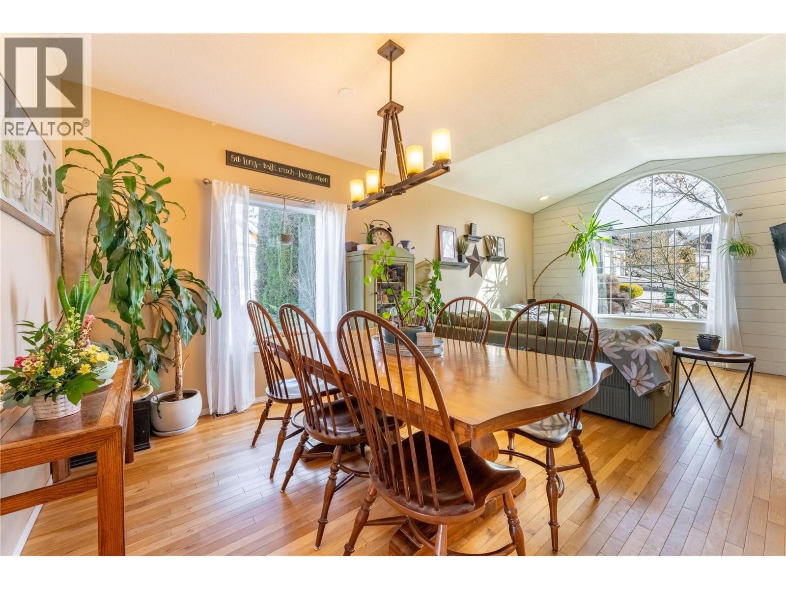 235 3RD AVENUE SOUTH Image 11