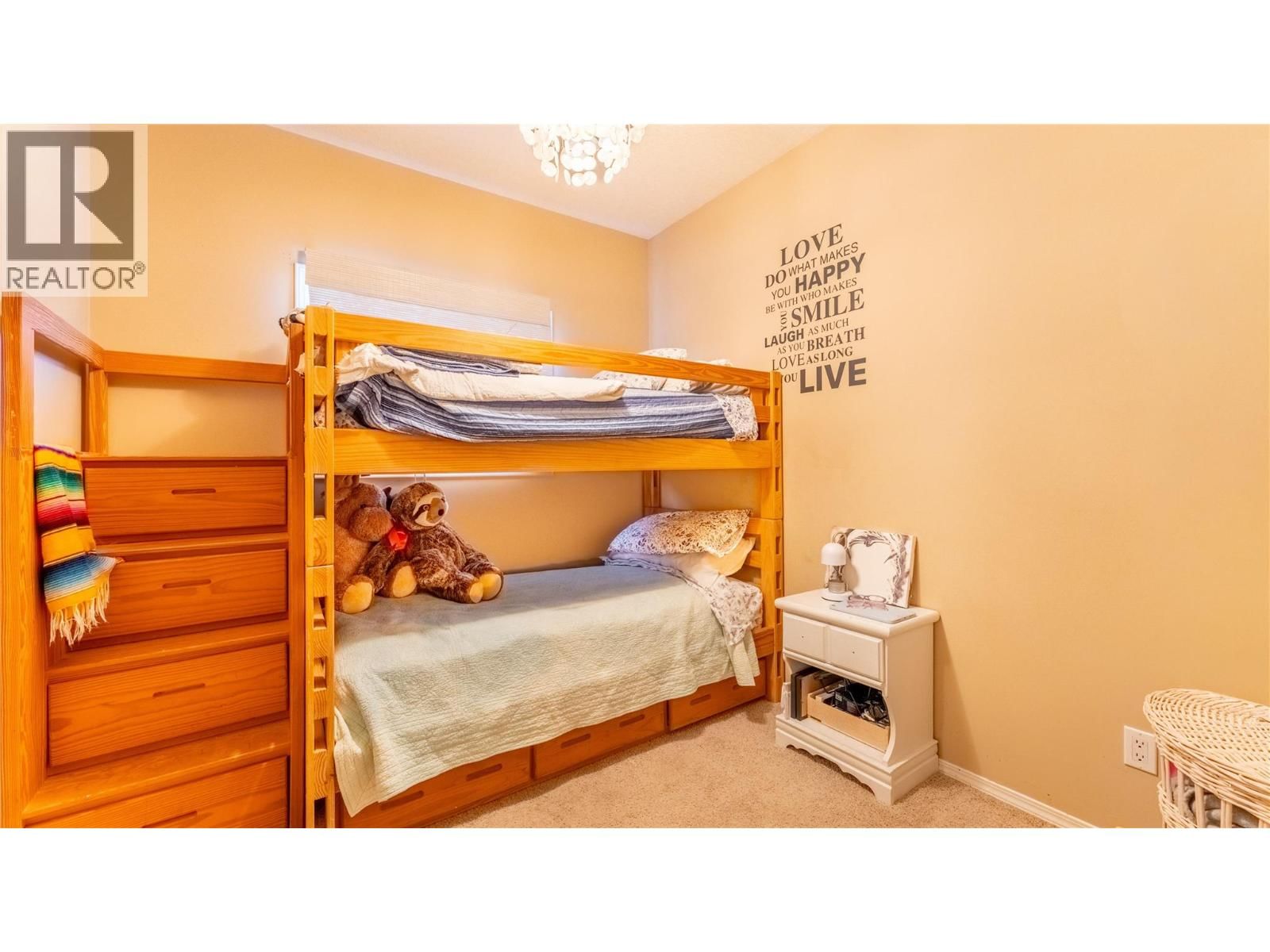 235 3RD AVENUE SOUTH Image 18