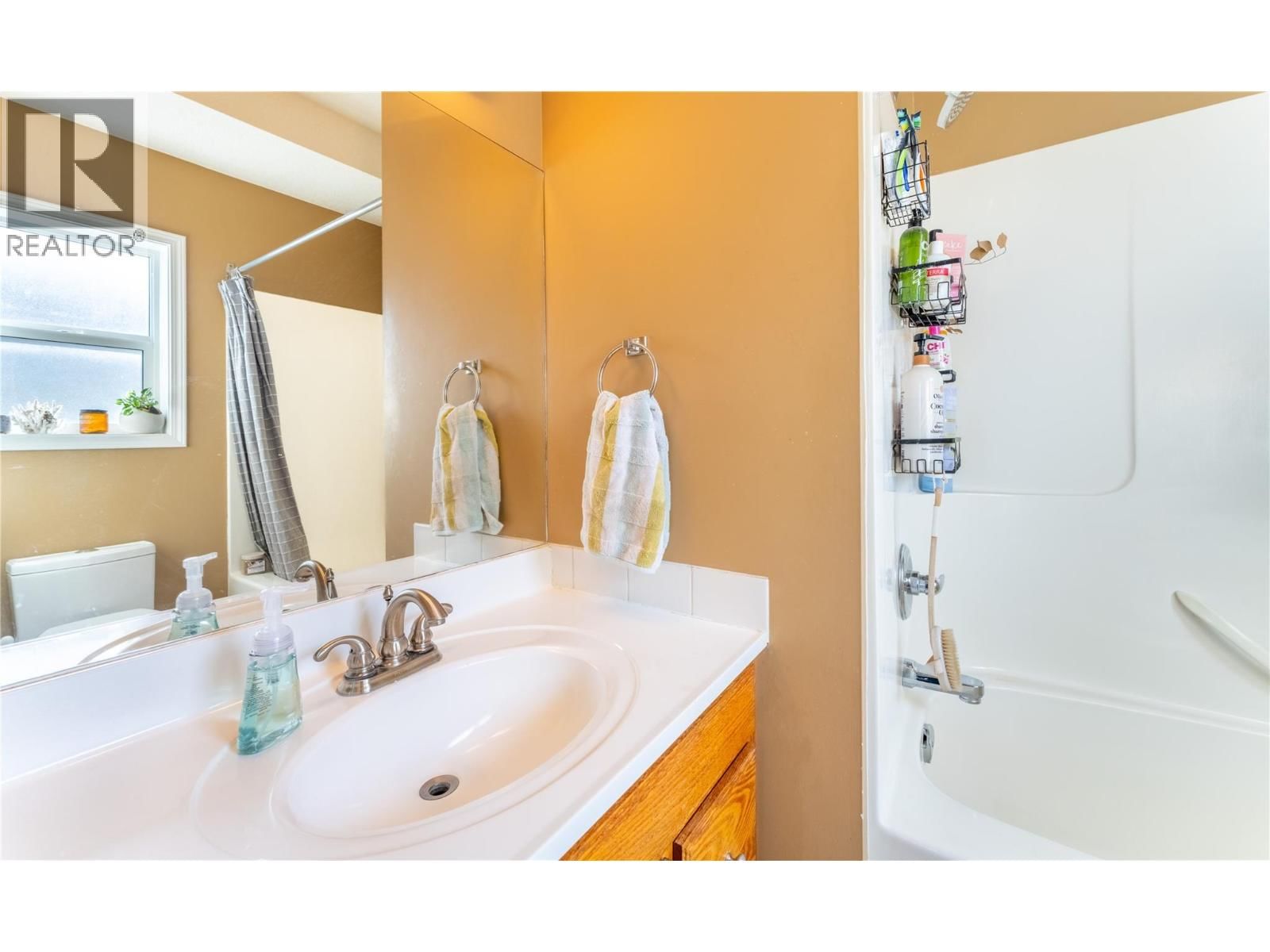 235 3RD AVENUE SOUTH Image 24