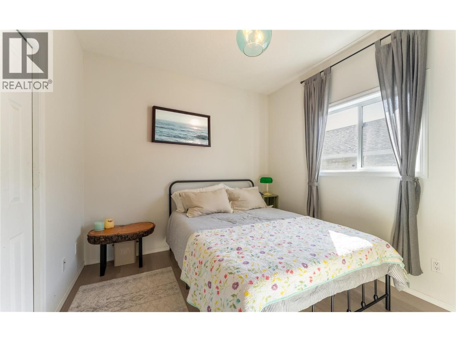 235 3RD AVENUE SOUTH Image 25