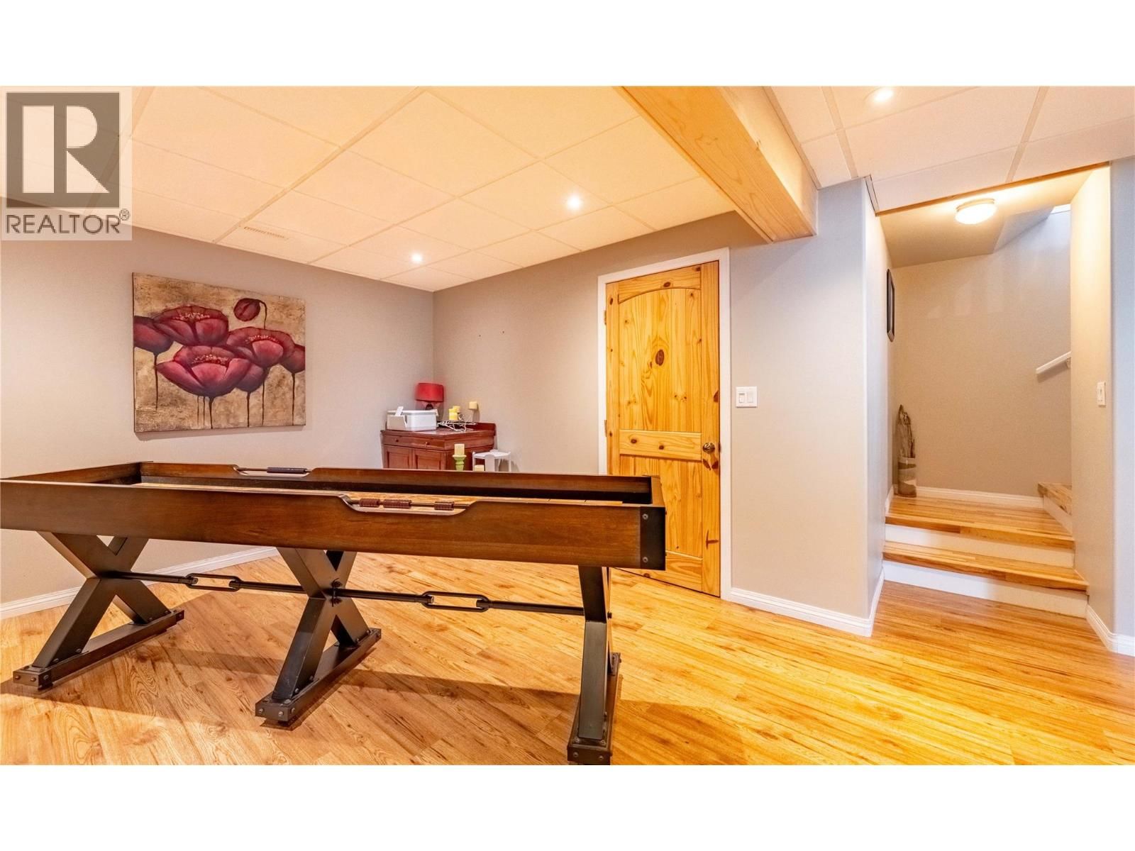 235 3RD AVENUE SOUTH Image 27