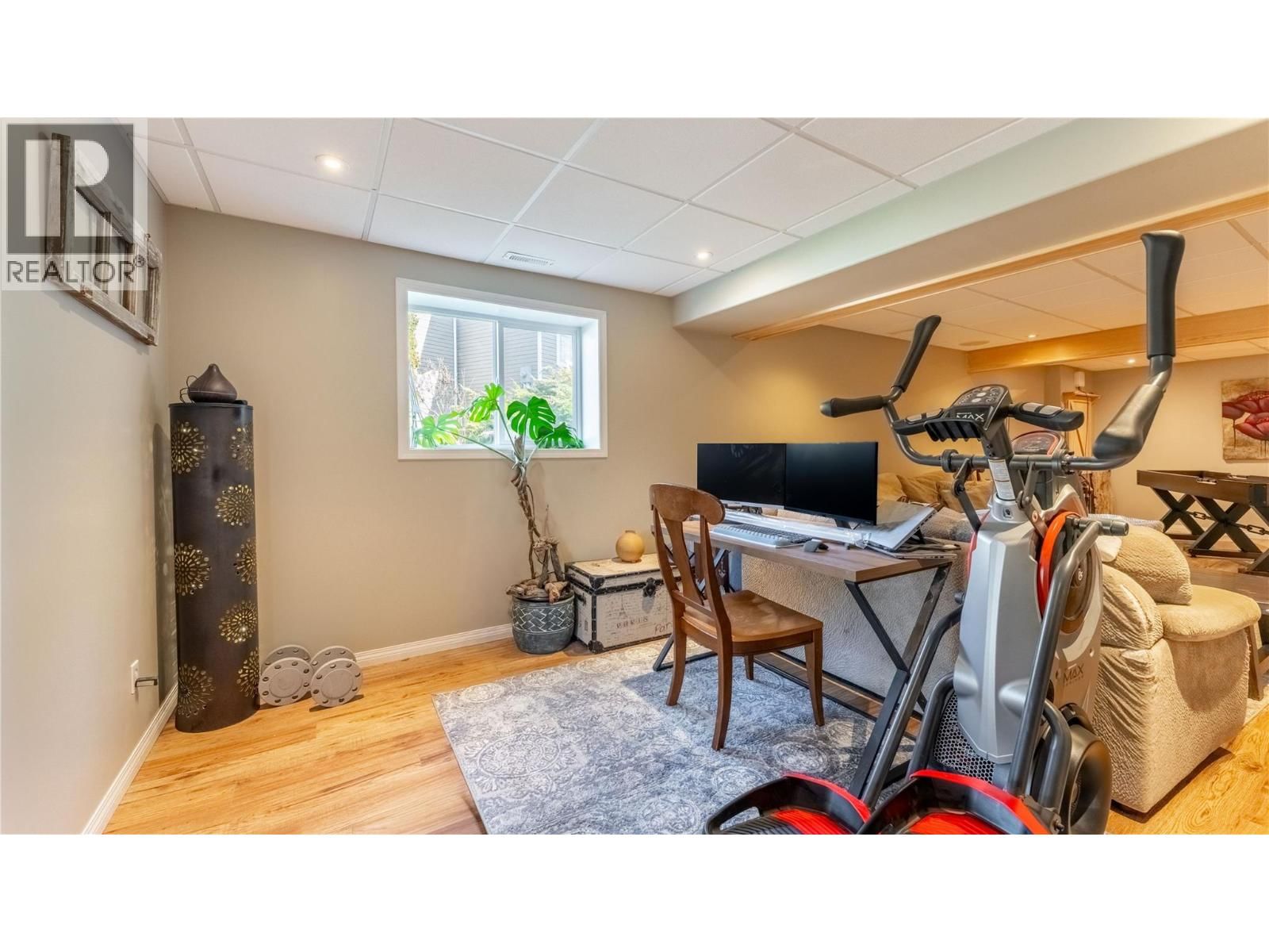 235 3RD AVENUE SOUTH Image 30