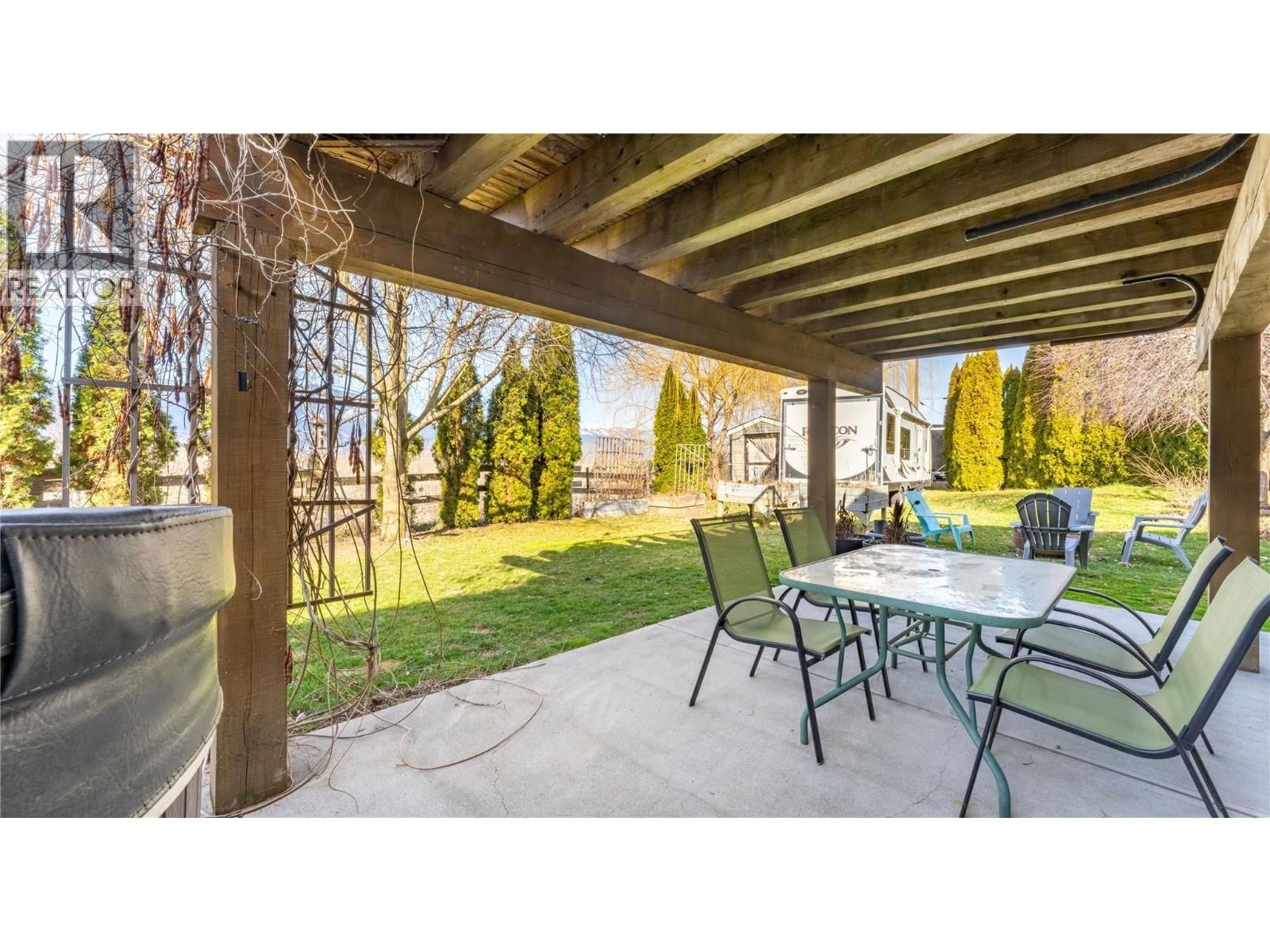 235 3RD AVENUE SOUTH Image 32