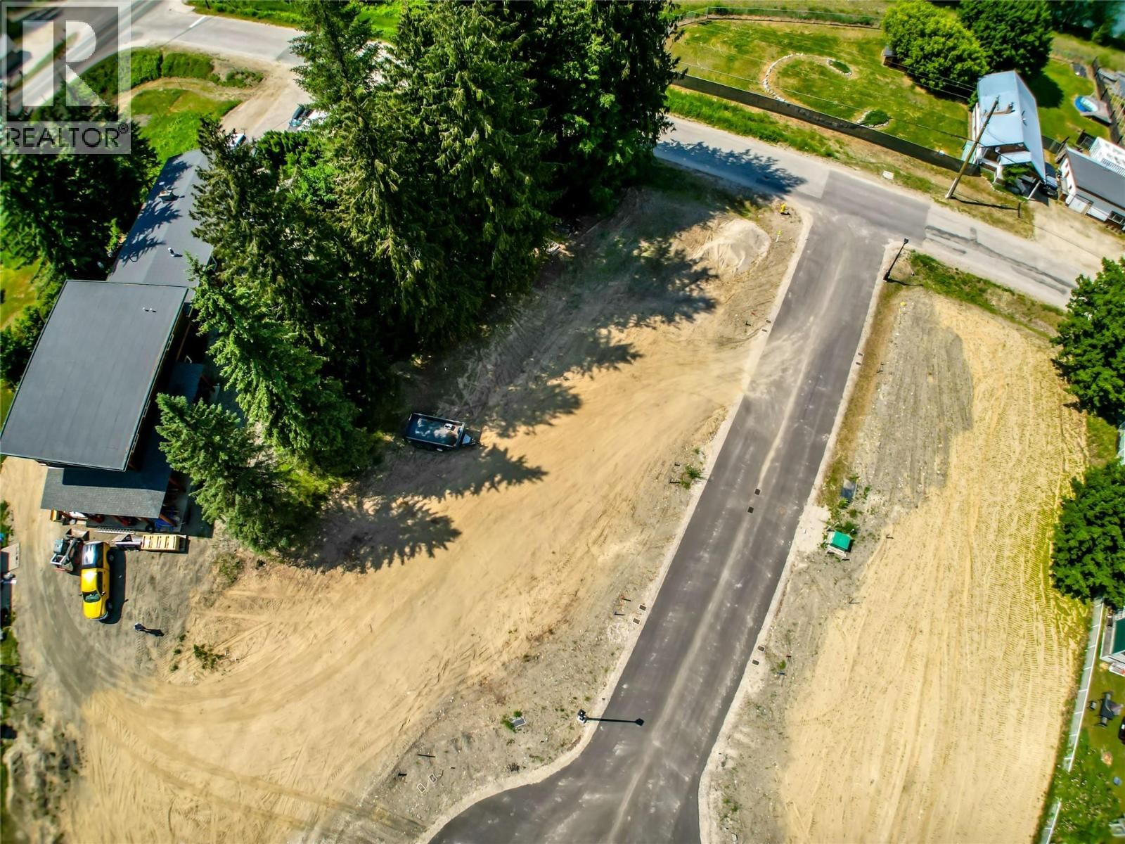 2-1445 ILLECILLEWAET ROAD Image 12