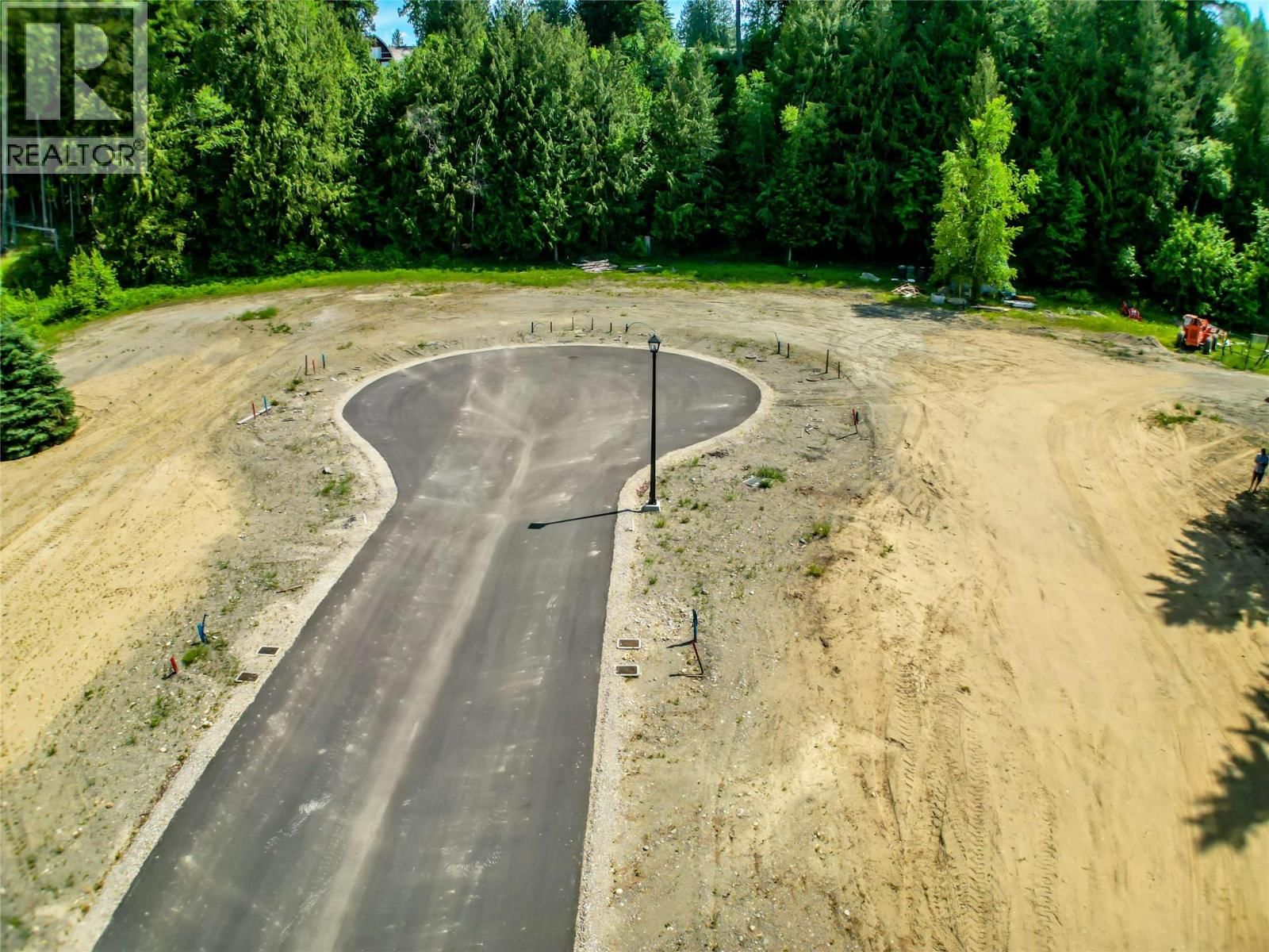 2-1445 ILLECILLEWAET ROAD Image 23