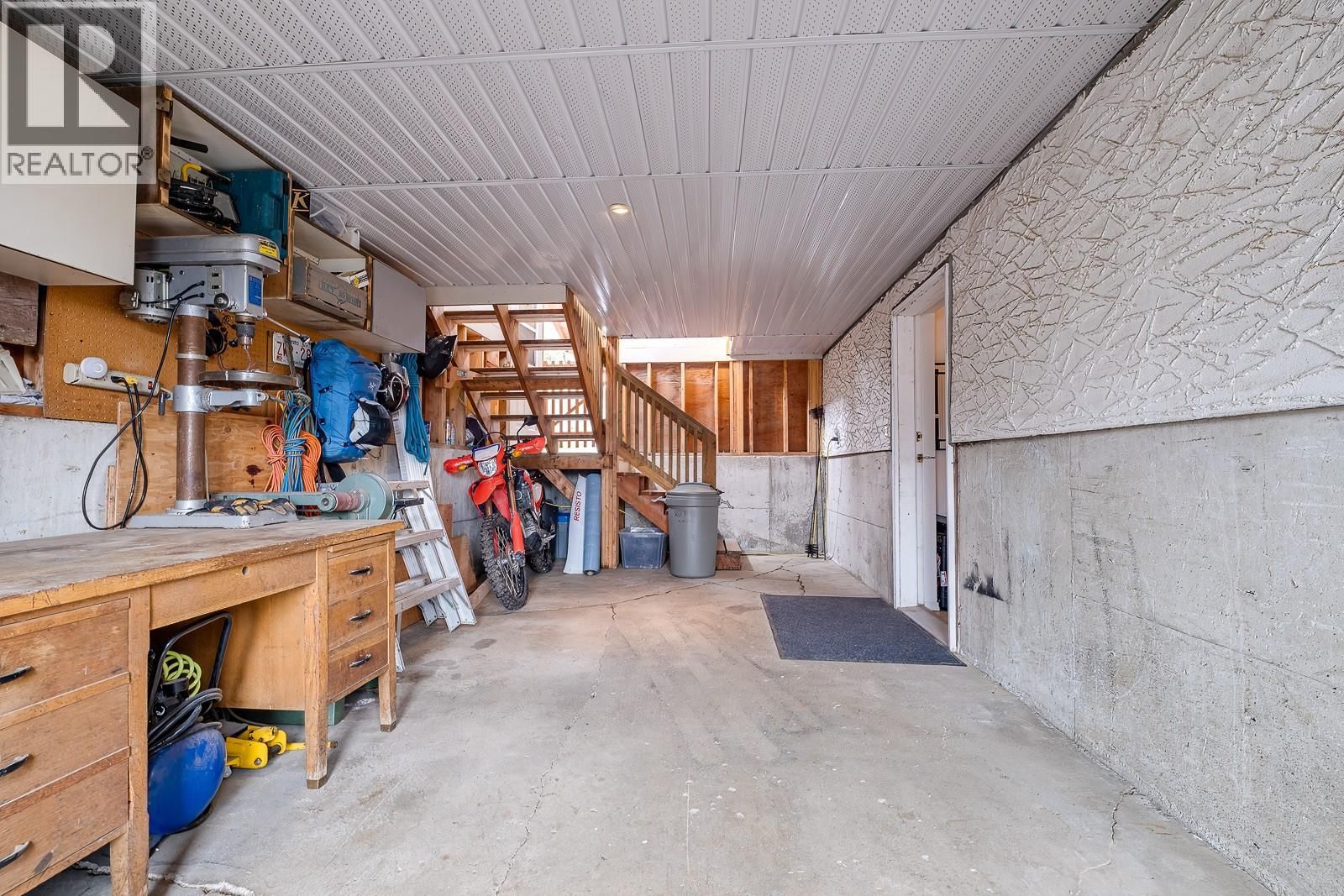 1730 KOOTENAY AVENUE Image 26