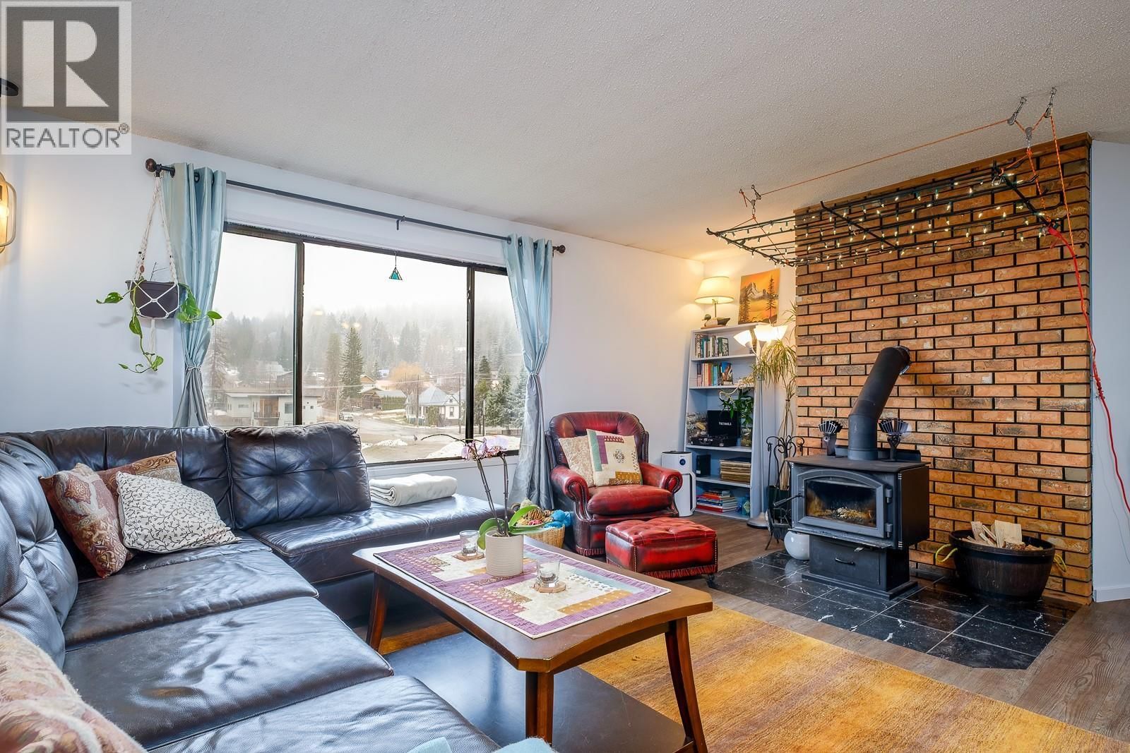 1730 KOOTENAY AVENUE Image 8