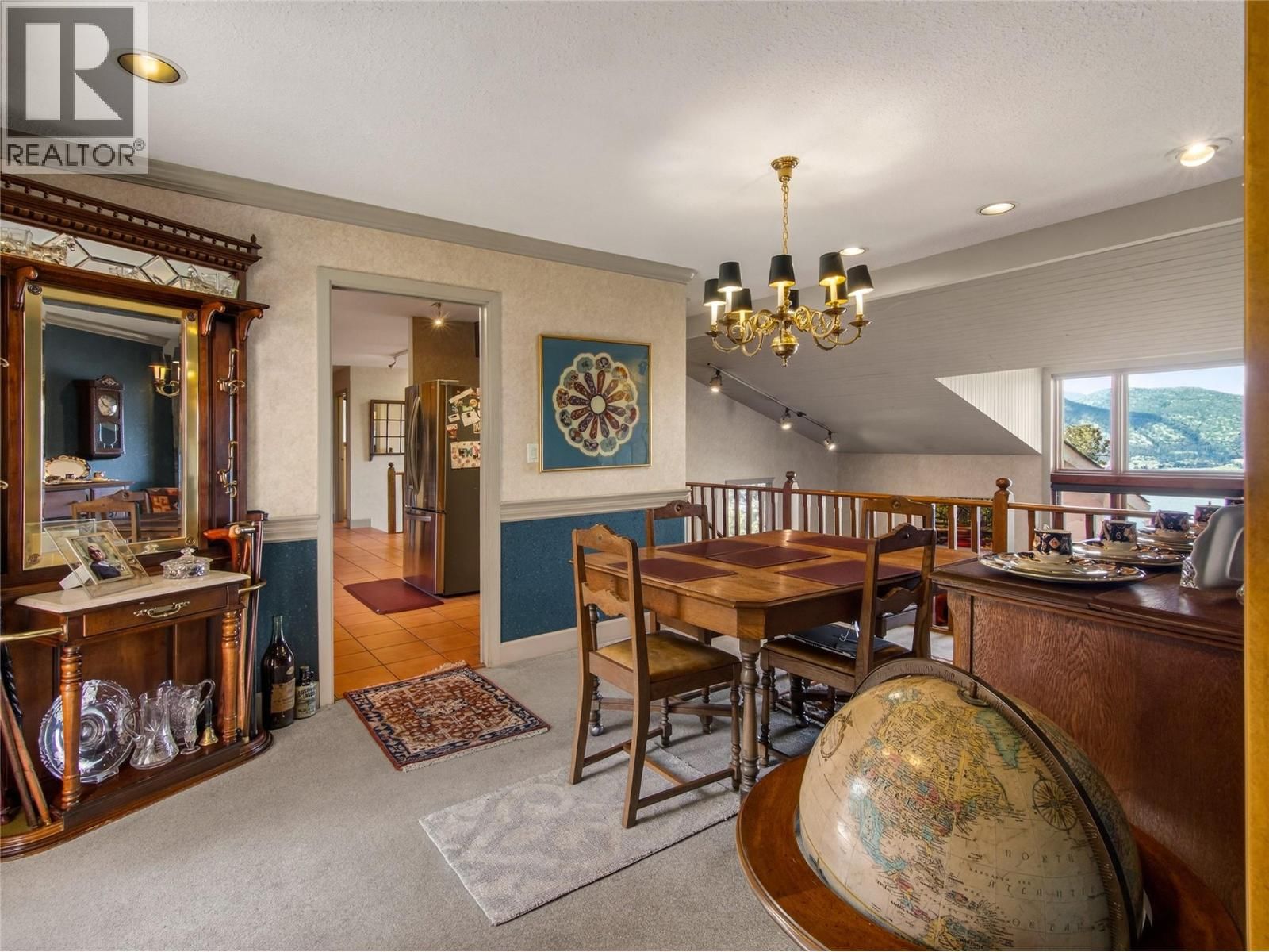 1910 SUTHERLAND ROAD Image 21