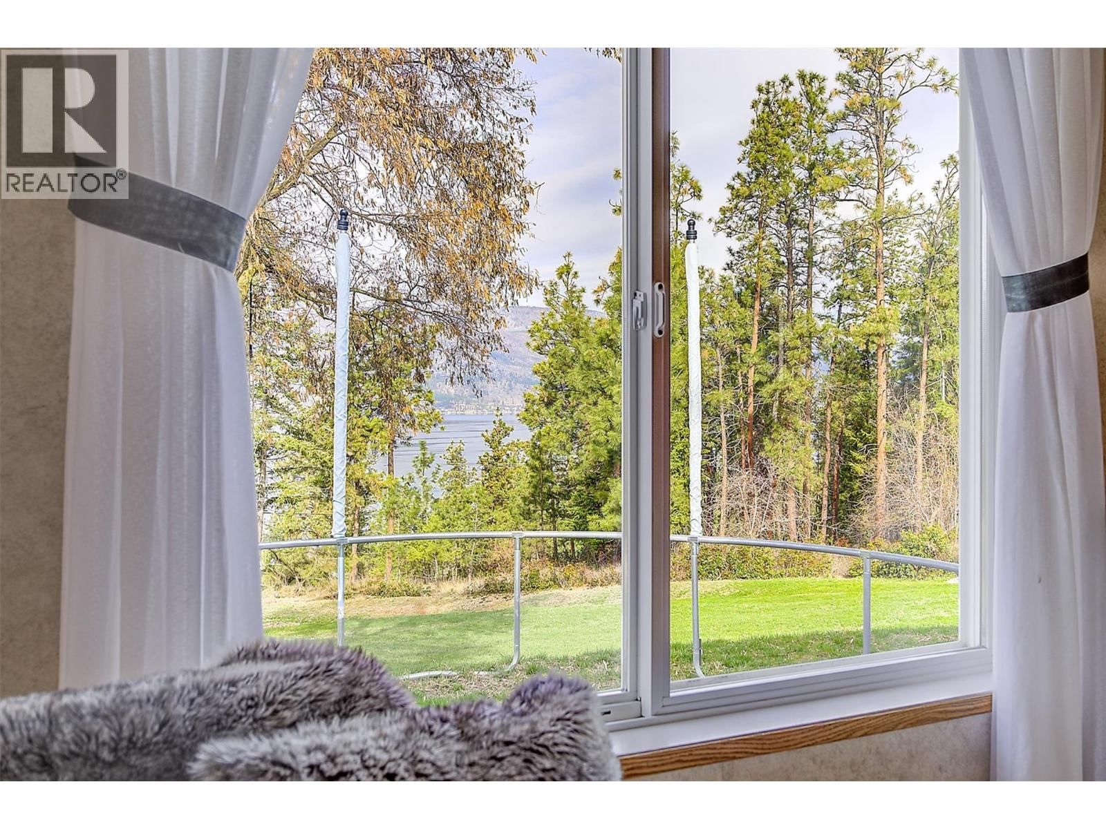 5574 STUBBS ROAD Image 13