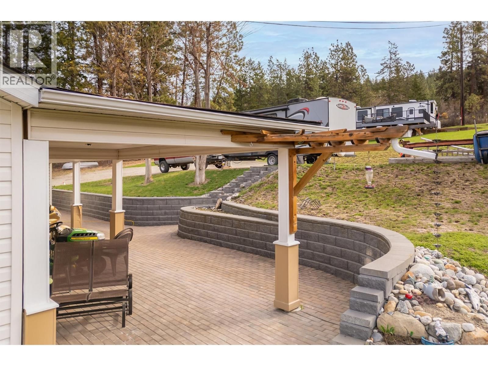 5574 STUBBS ROAD Image 33