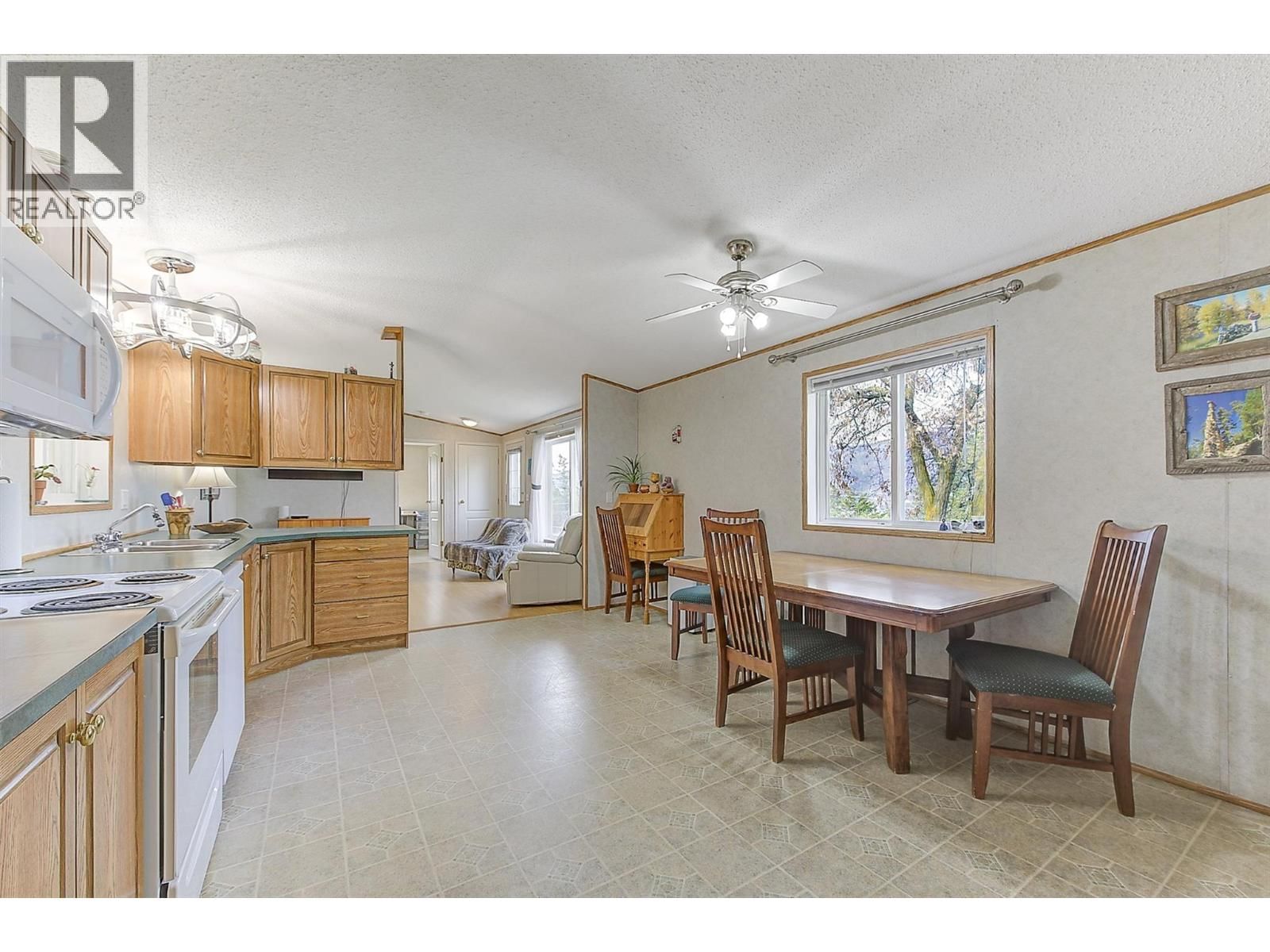 5574 STUBBS ROAD Image 8