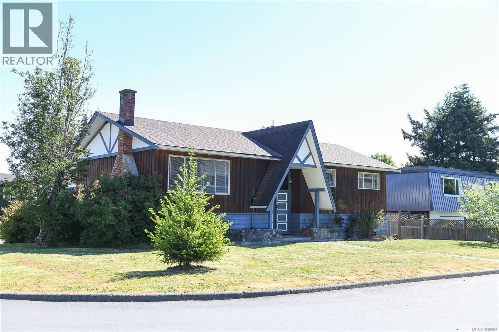 2029 Cedar Crescent, Courtenay, British Columbia V9N 3B8