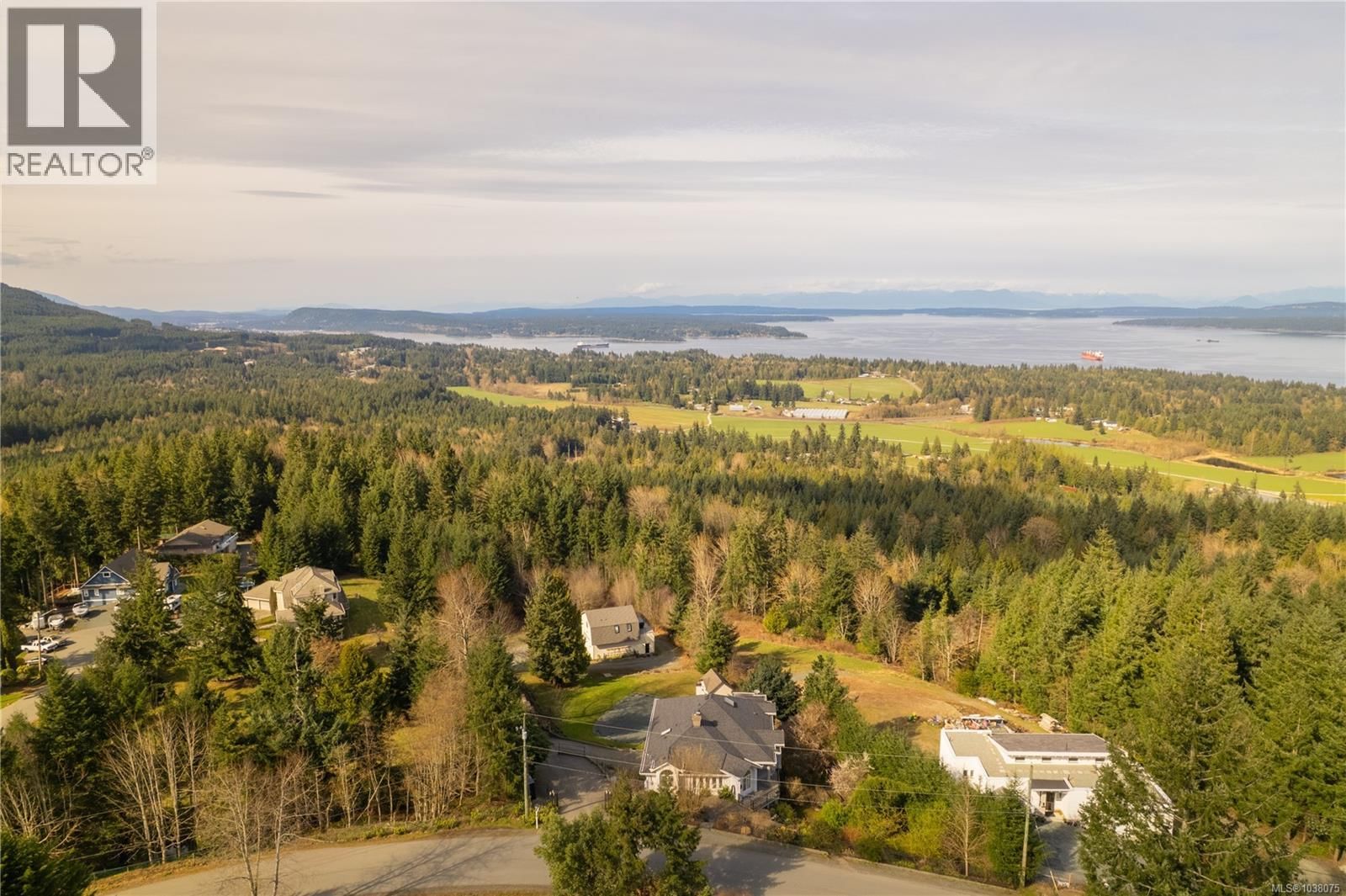 3758 Panorama Crescent