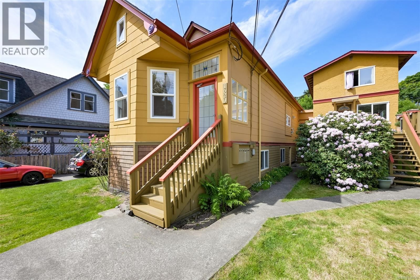 1620 Camosun Street, Victoria, British Columbia V8T 3E6