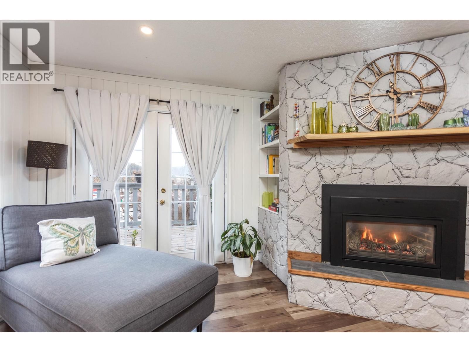 2138 CATT AVENUE Image 16