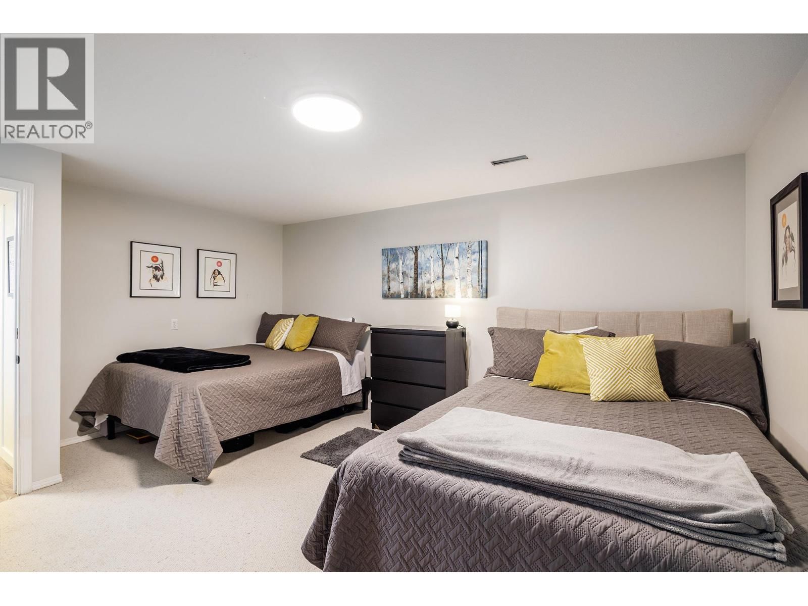 1740 SALDIN COURT Image 21