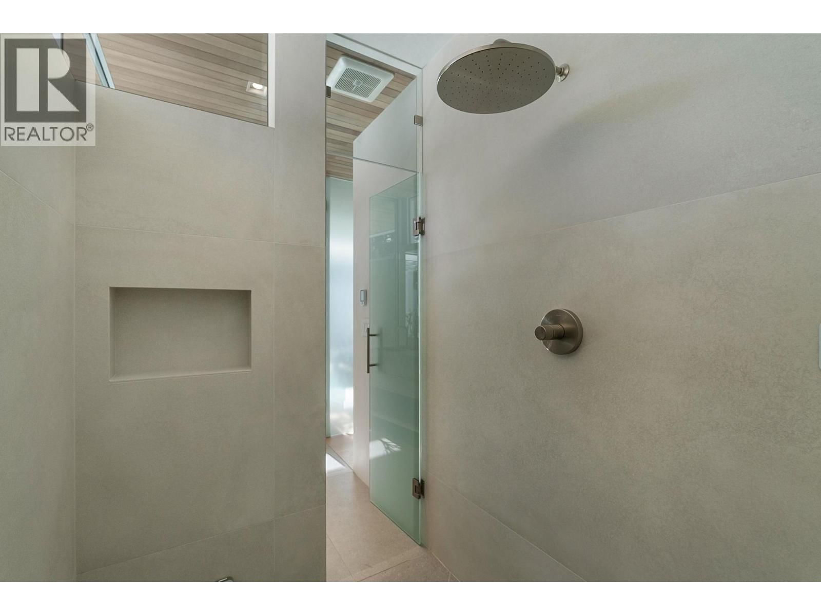 4110 LAKESHORE ROAD Image 10