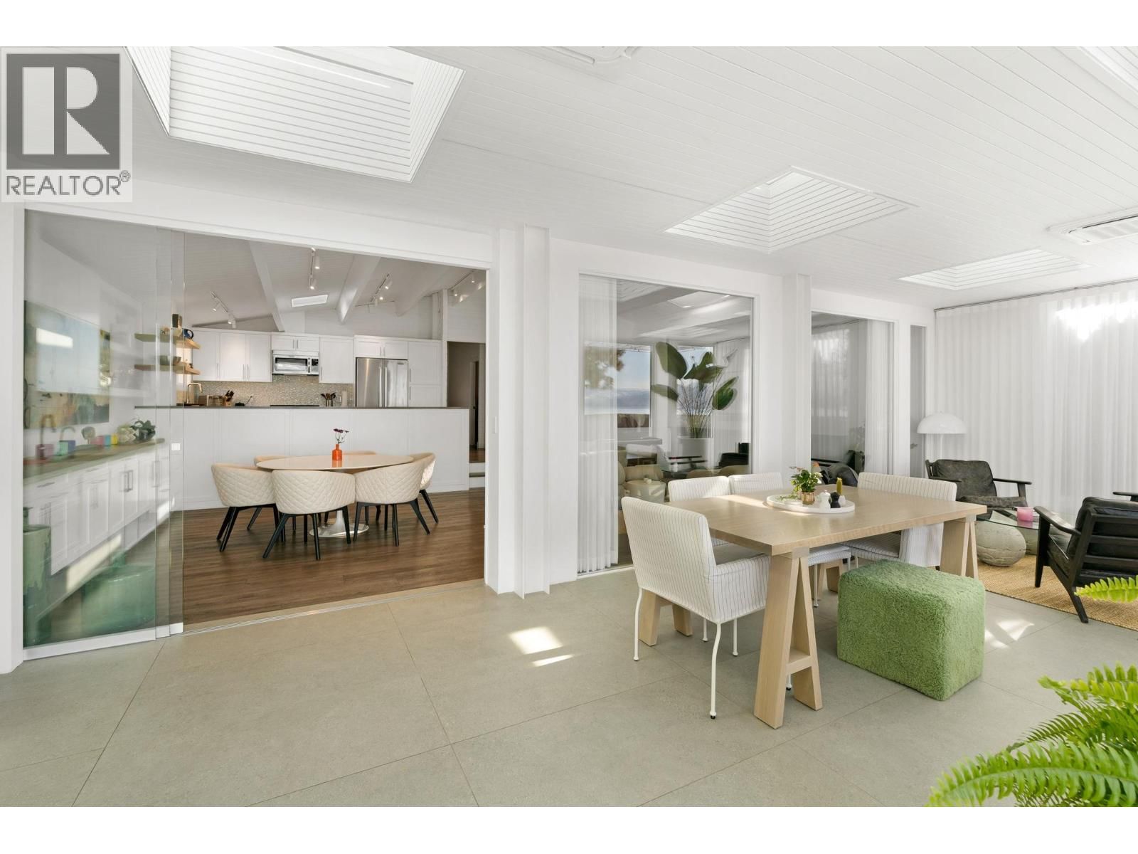 4110 LAKESHORE ROAD Image 47