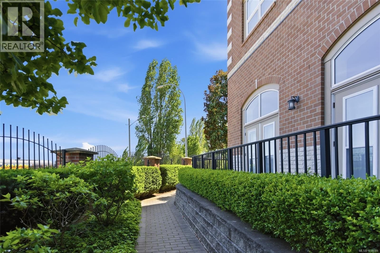 304 104 Esplanade Street property photo