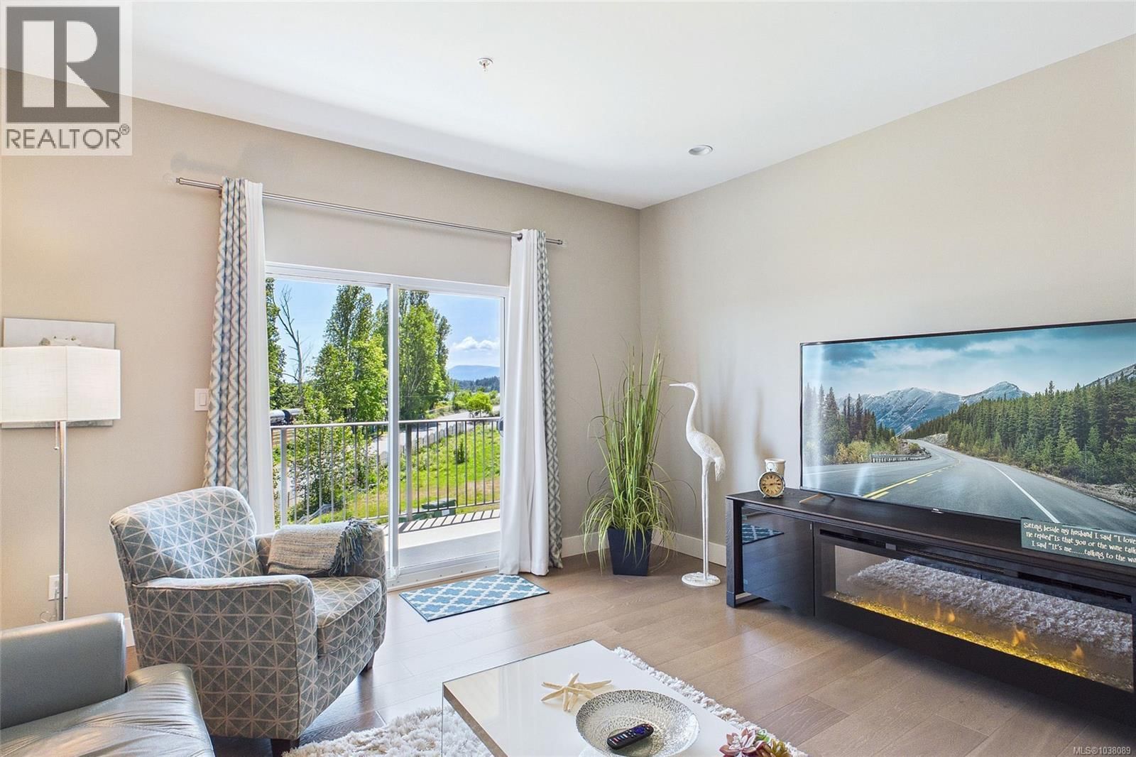 304 104 Esplanade Street property photo
