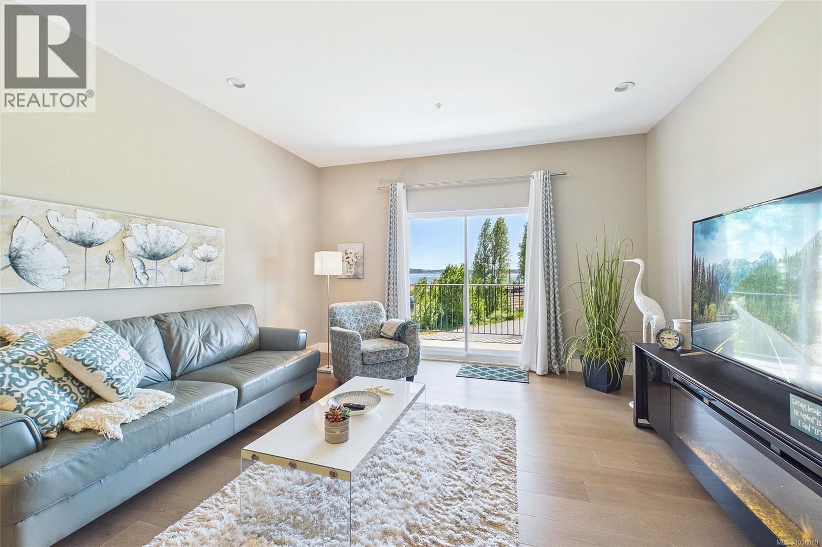 304 104 Esplanade Street property photo