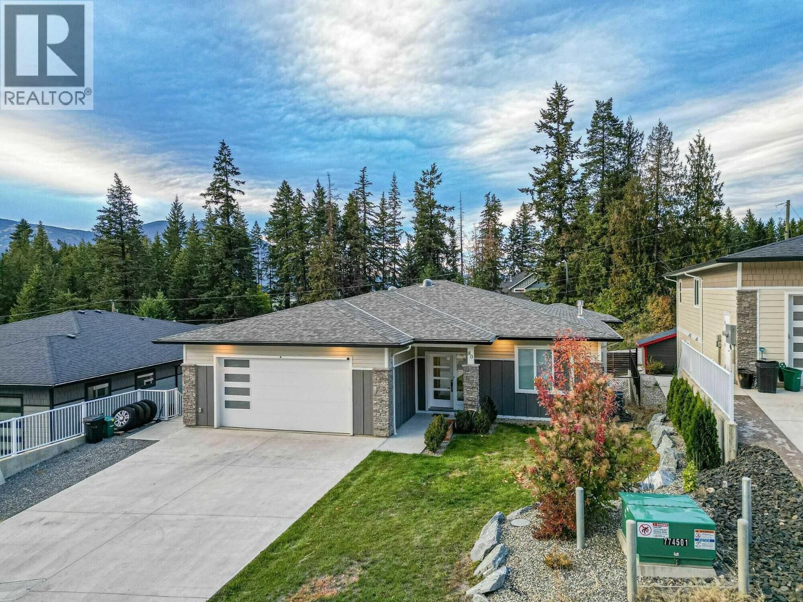 80 15 Avenue Southeast, Salmon Arm, British Columbia V1E 0G3