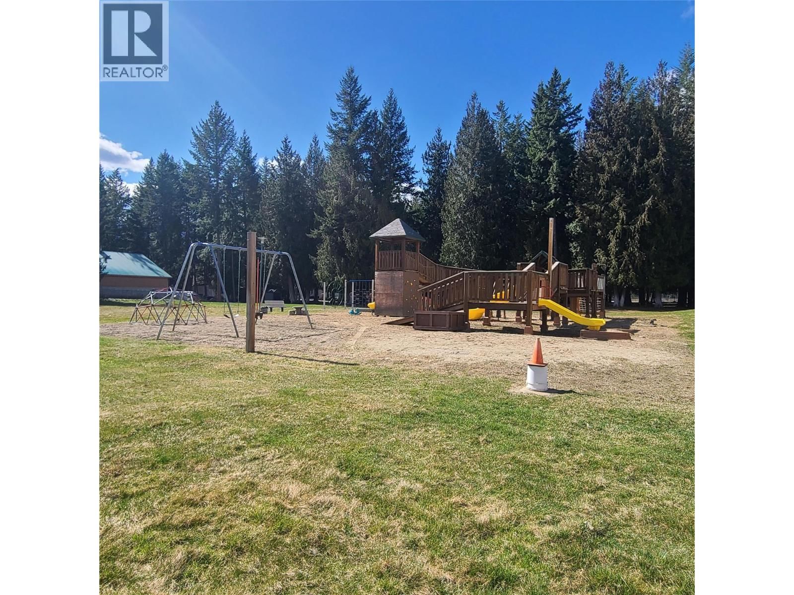 8 - 3980 SQUILAX ANGLEMONT ROAD Image 37