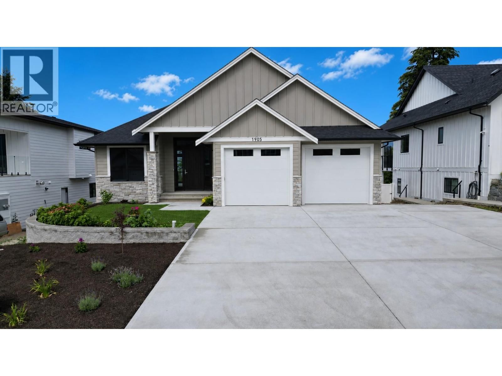 1905 35 Street Northeast, Salmon Arm, British Columbia V1E 1M9