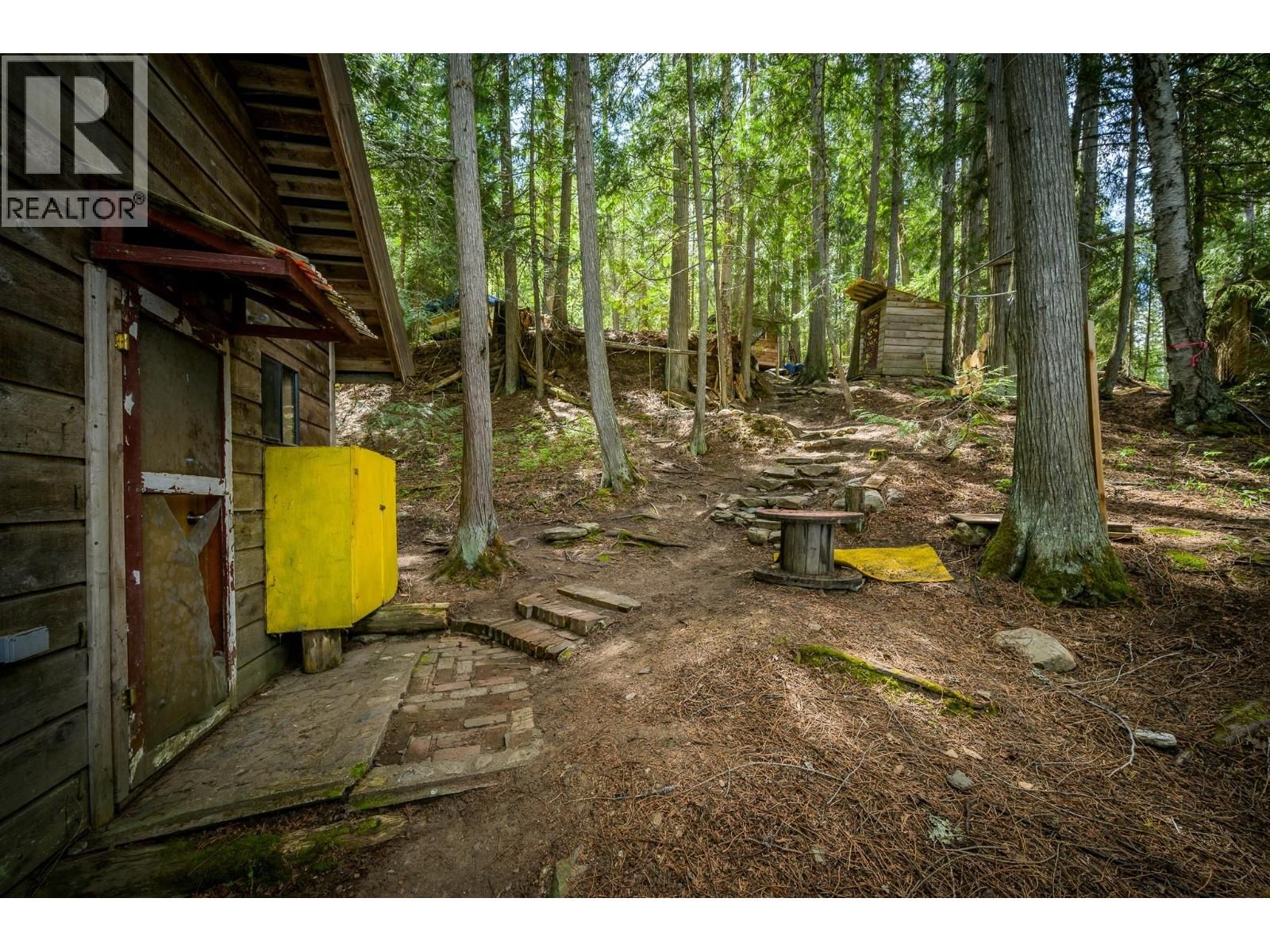 5319 EAST BARRIERE LAKE FS ROAD Image 19