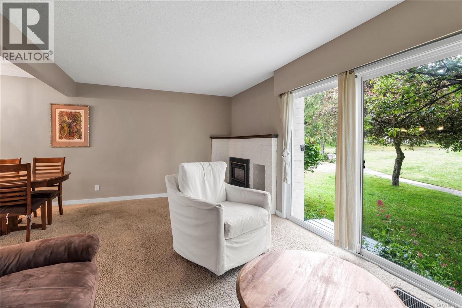 4 3987 Gordon Head Road property photo
