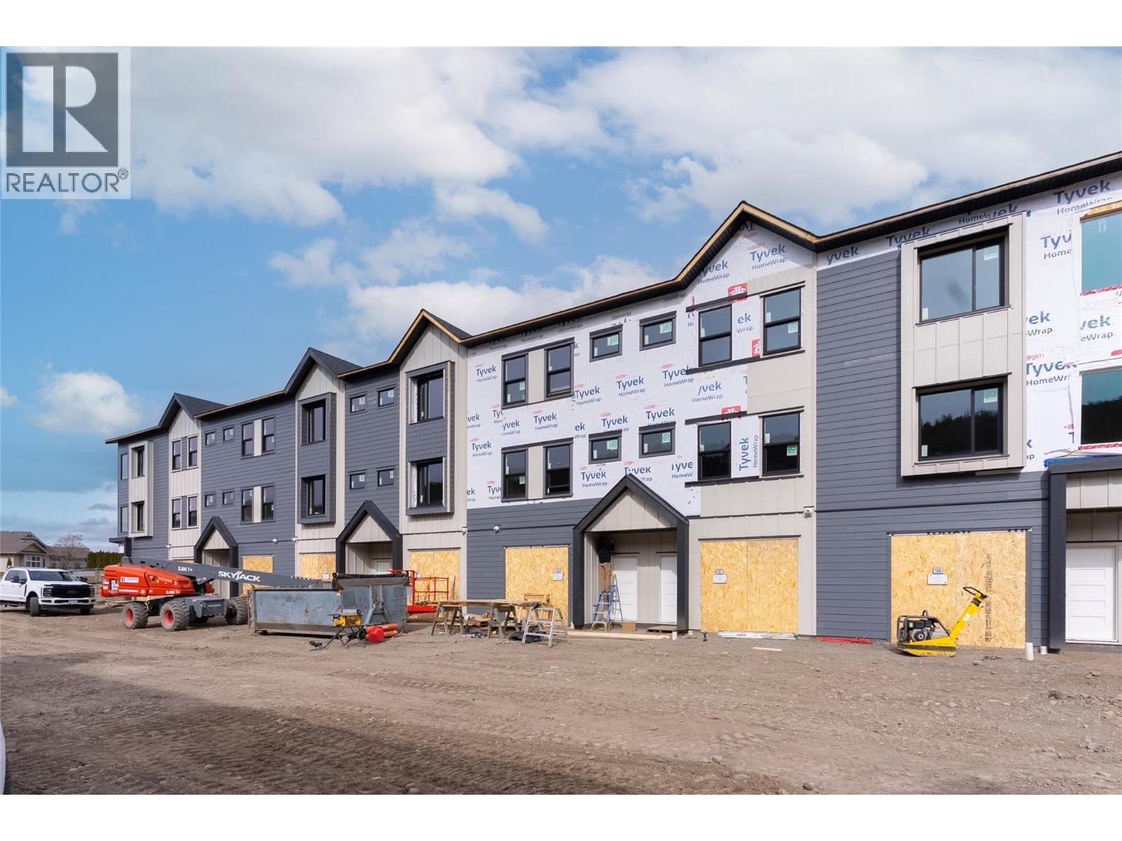 108 - 1940 LODGEPOLE DRIVE Image 11