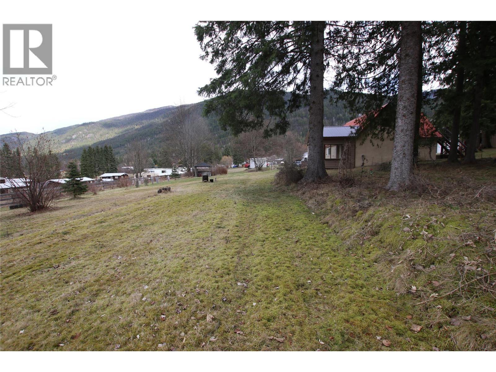 413 WILLOW STREET Image 35