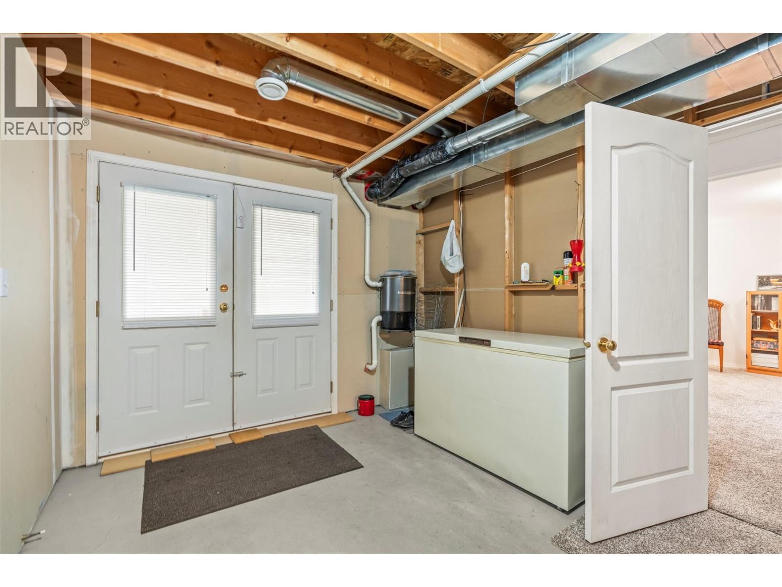 55 - 2675 PINE AVENUE Image 39