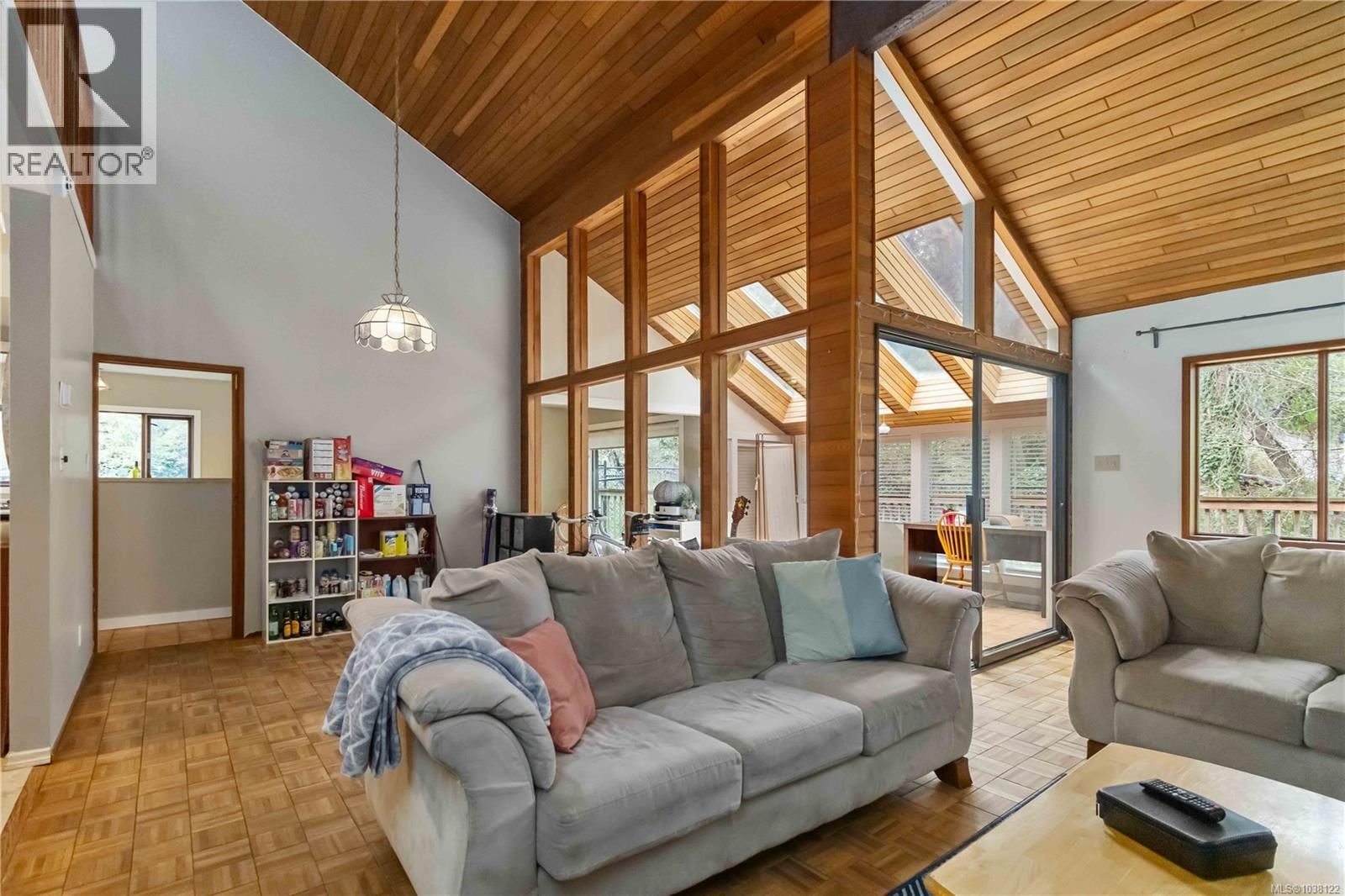 2753 Arbutus Road property photo