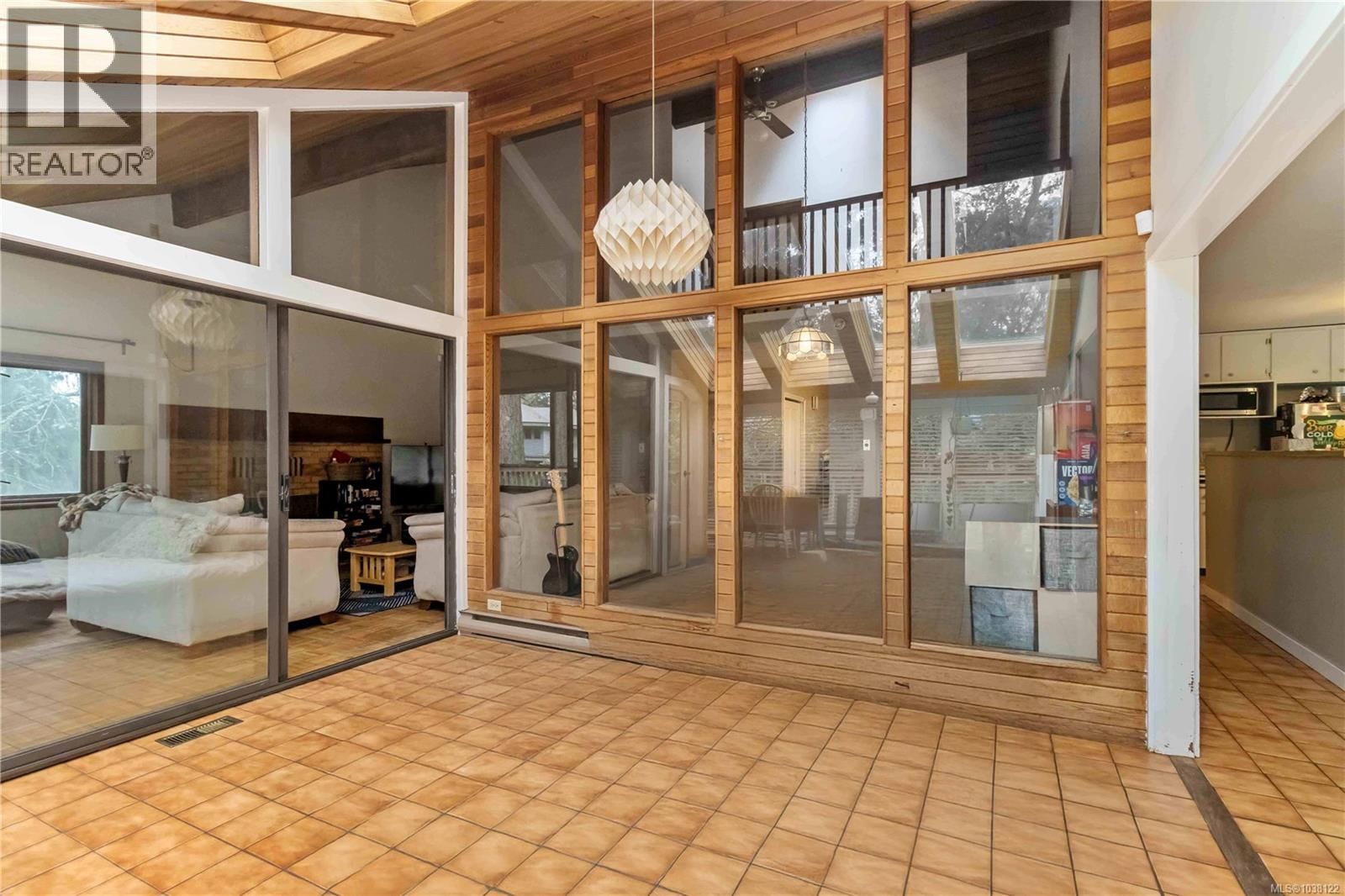 2753 Arbutus Road property photo