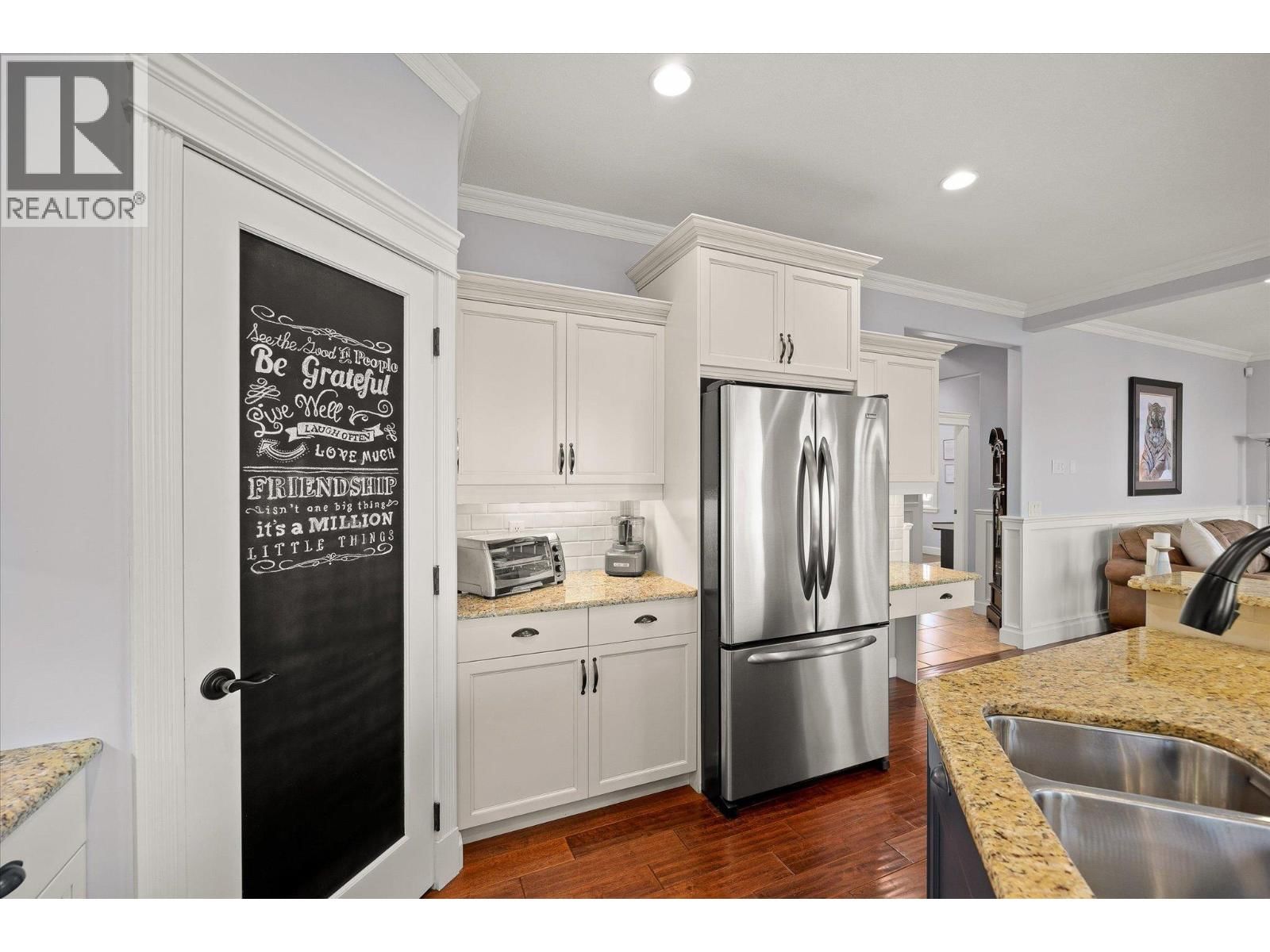 1018 HUME AVENUE Image 10