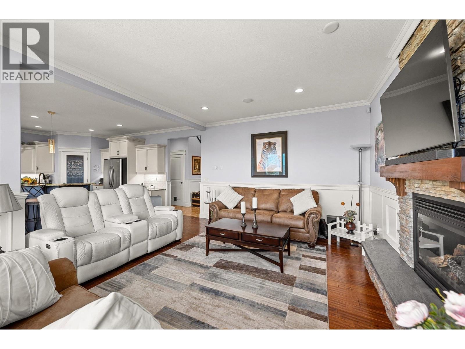 1018 HUME AVENUE Image 15